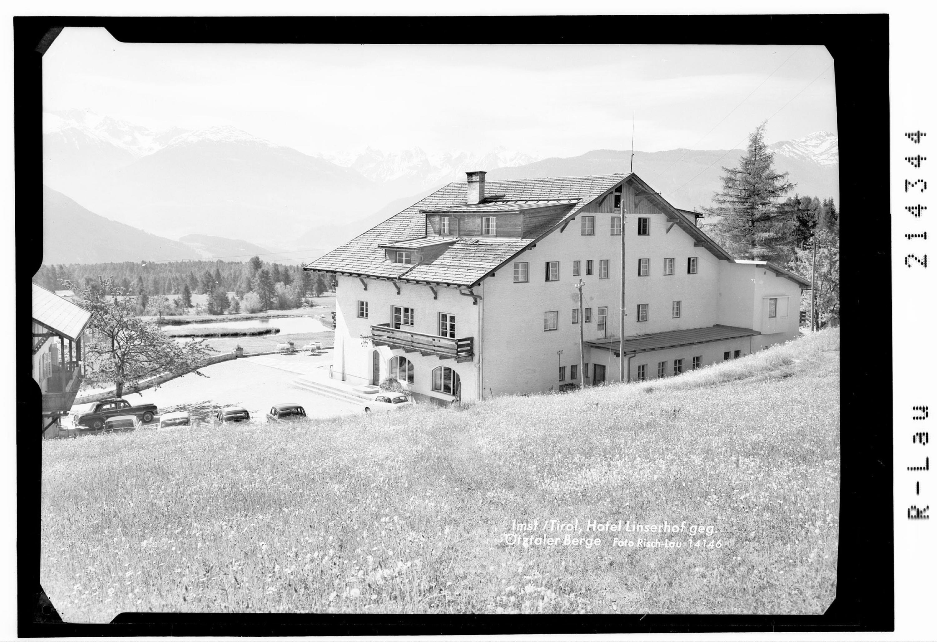 Imst / Tirol Hotel Linserhof gegen Ötztaler Berge></div>


    <hr>
    <div class=