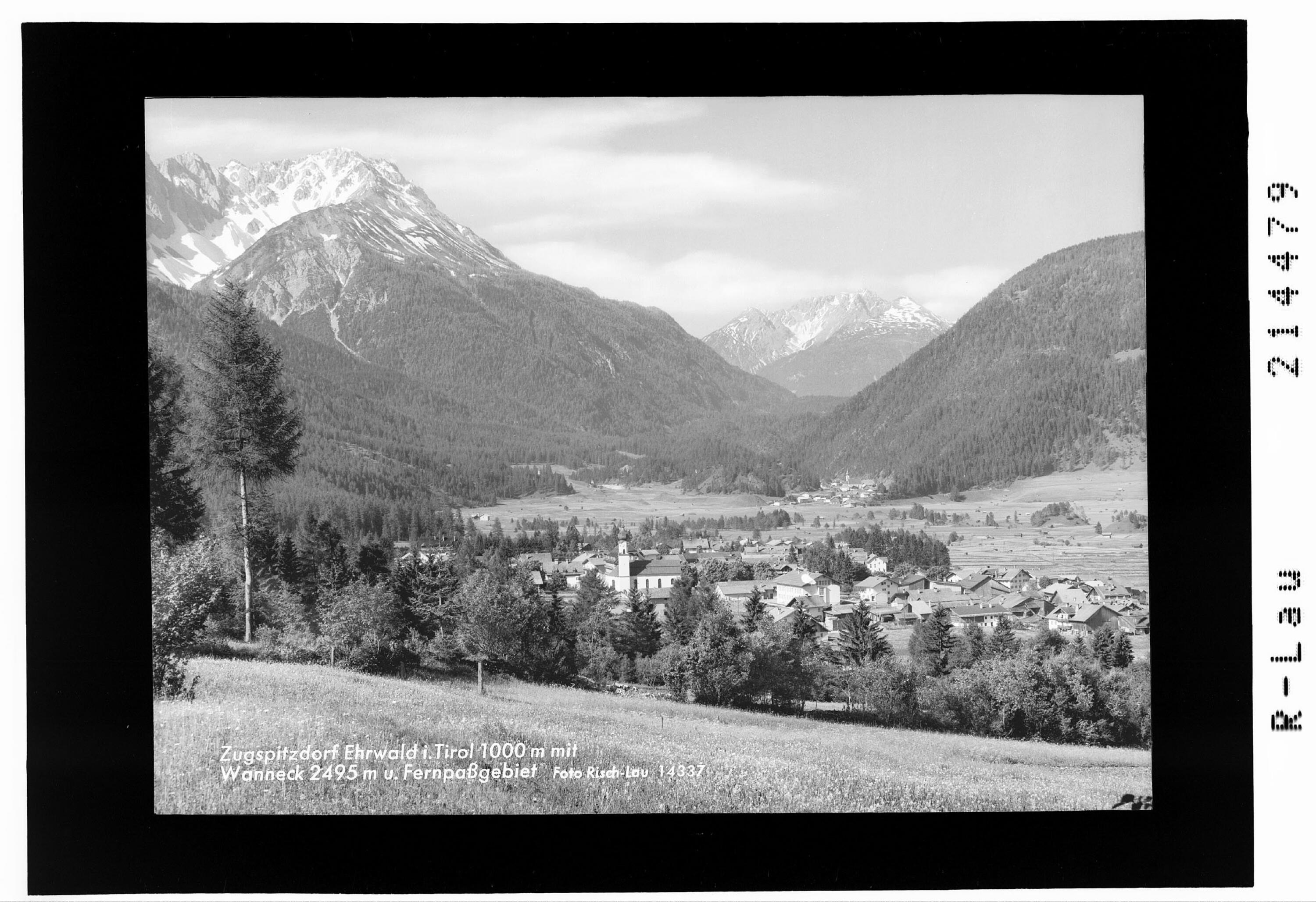 Zugspitzdorf Ehrwald in Tirol 1000 m mit Wanneck 2495 m und Fernpassgebiet></div>


    <hr>
    <div class=