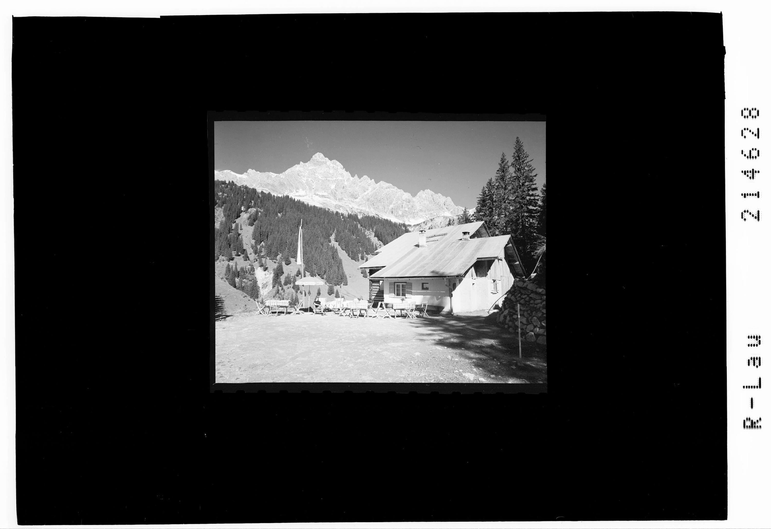 [Alpengasthaus Rellstal mit Blick zur Zimba]></div>


    <hr>
    <div class=