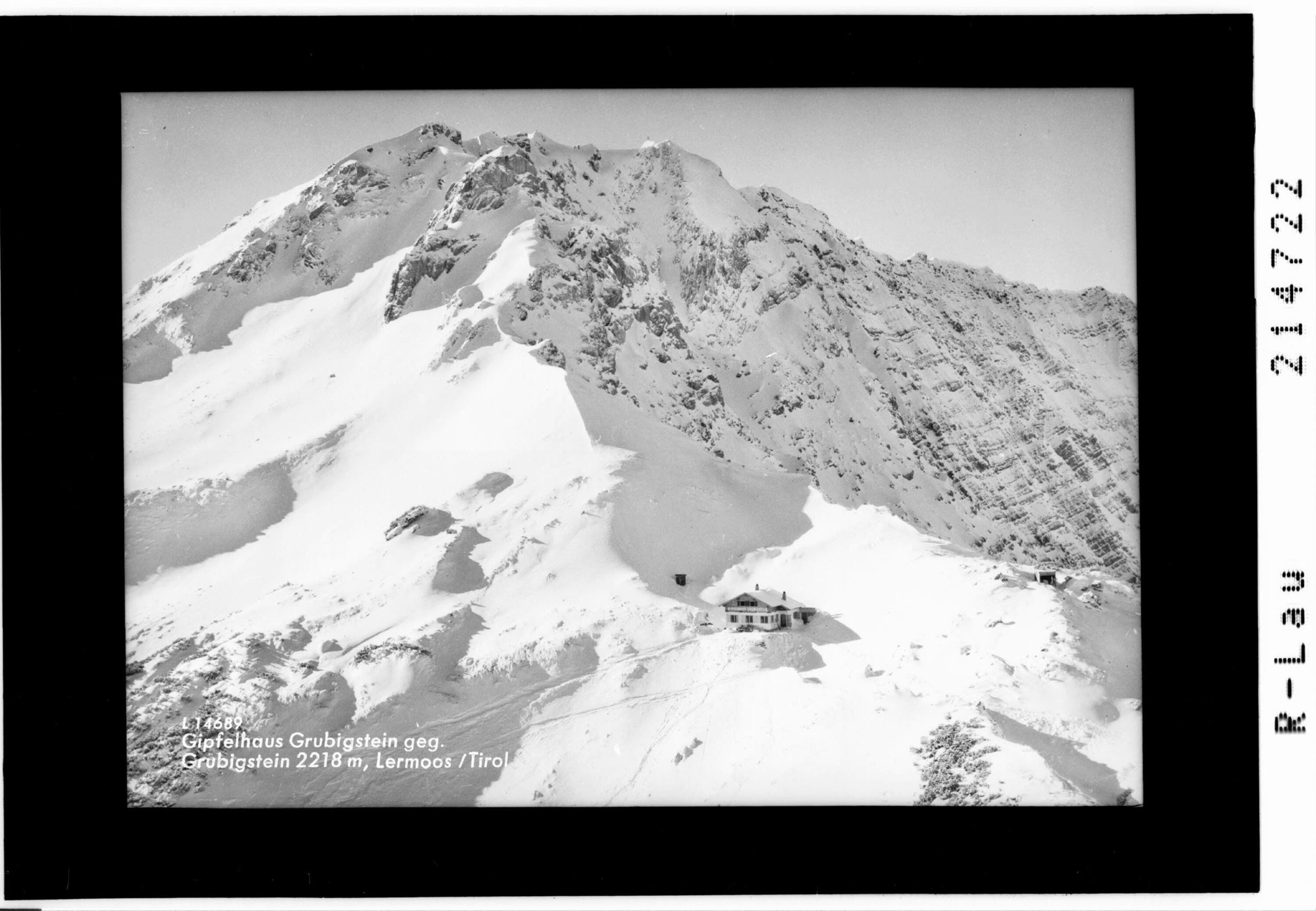 Gipfelhaus Grubigstein gegen Grubigstein 2218 m, Lermoos / Tirol></div>


    <hr>
    <div class=