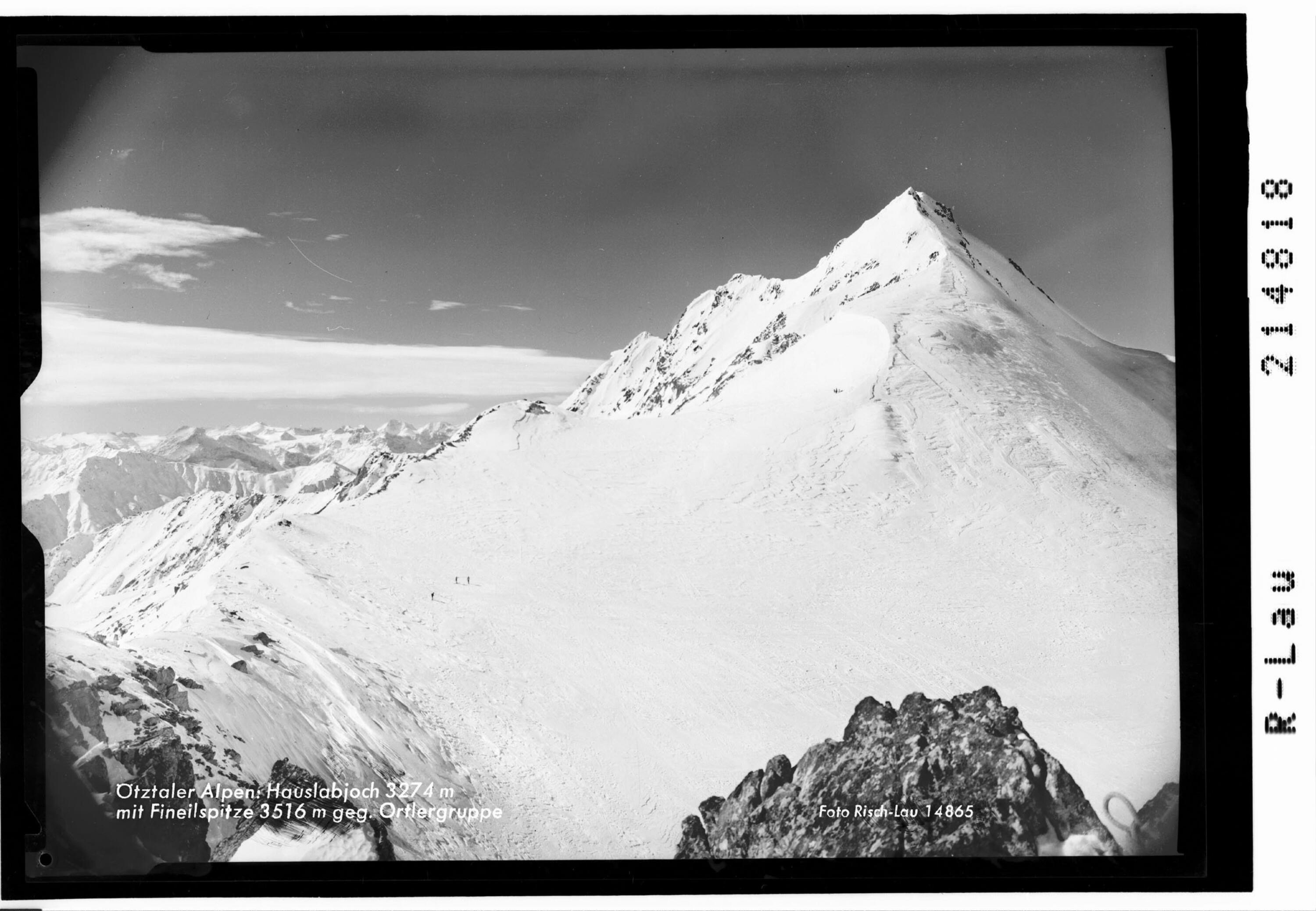 Ötztaler Alpen : Hauslabjoch 3274 m mit Fineilspitze 3516 m gegen Ortlergruppe></div>


    <hr>
    <div class=