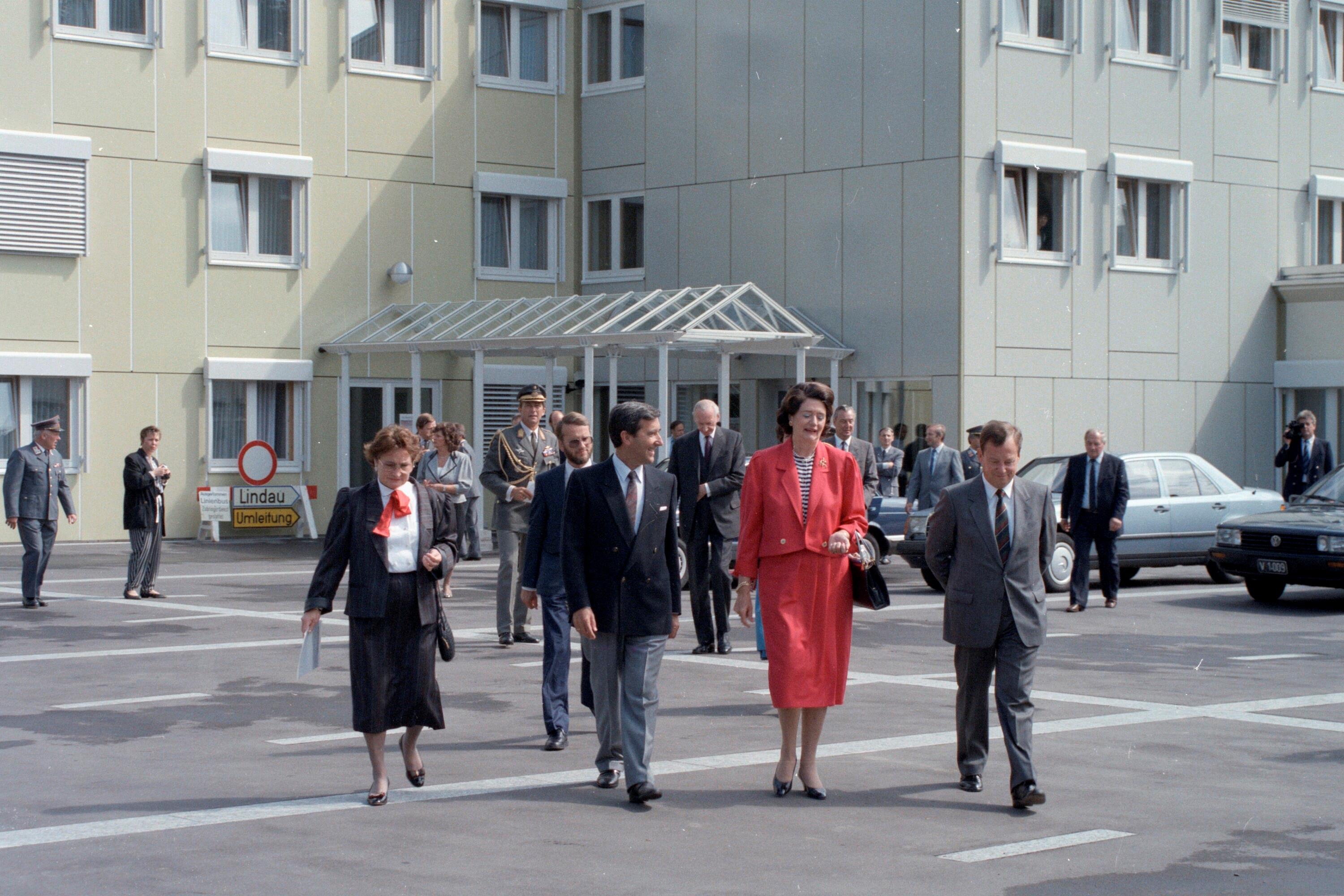Besuch Bundespräsident Waldheim, Gendarmeriegebäude></div>


    <hr>
    <div class=