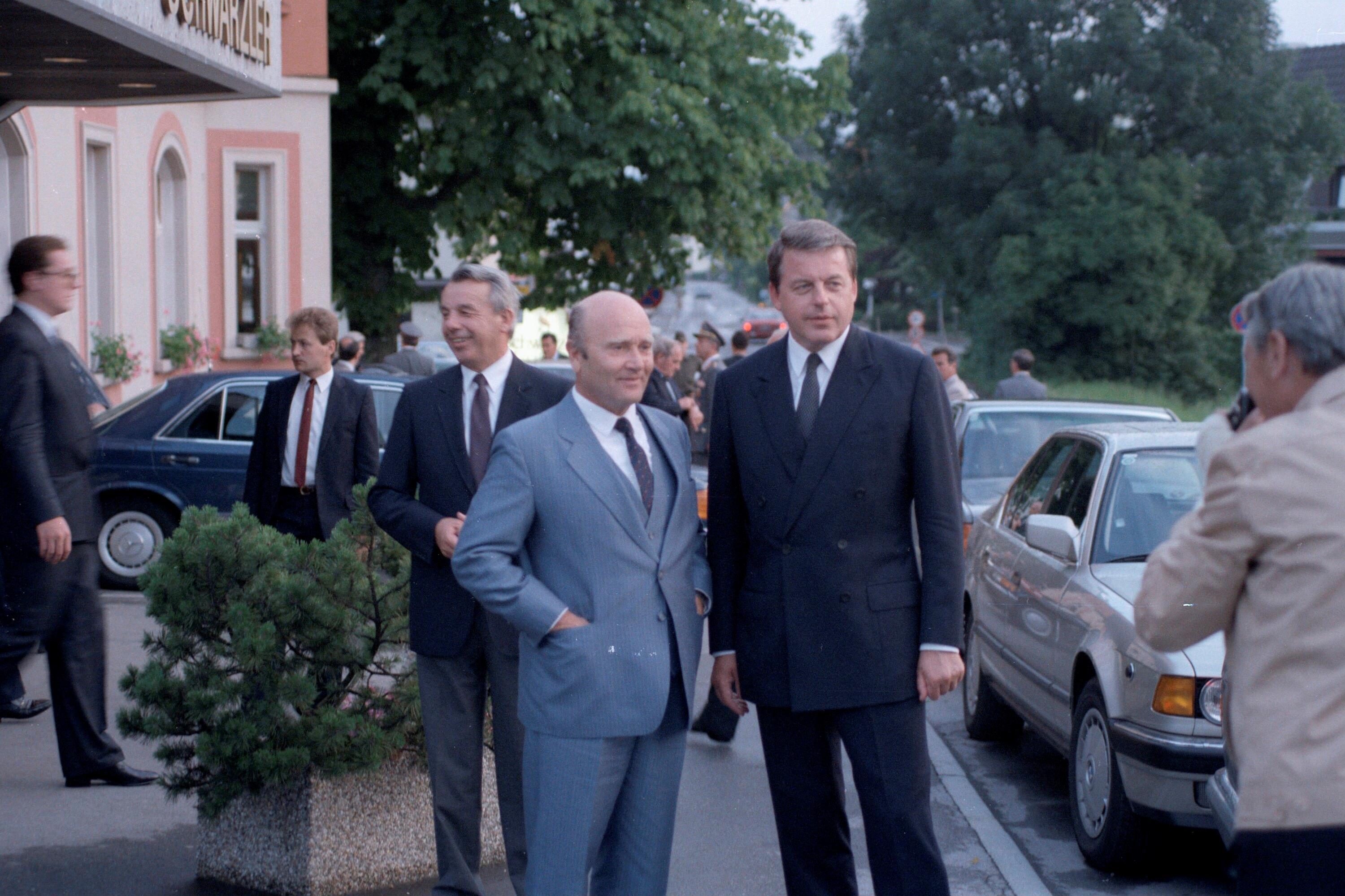 Besuch Bundespräsident Waldheim, Seeaufführung></div>


    <hr>
    <div class=