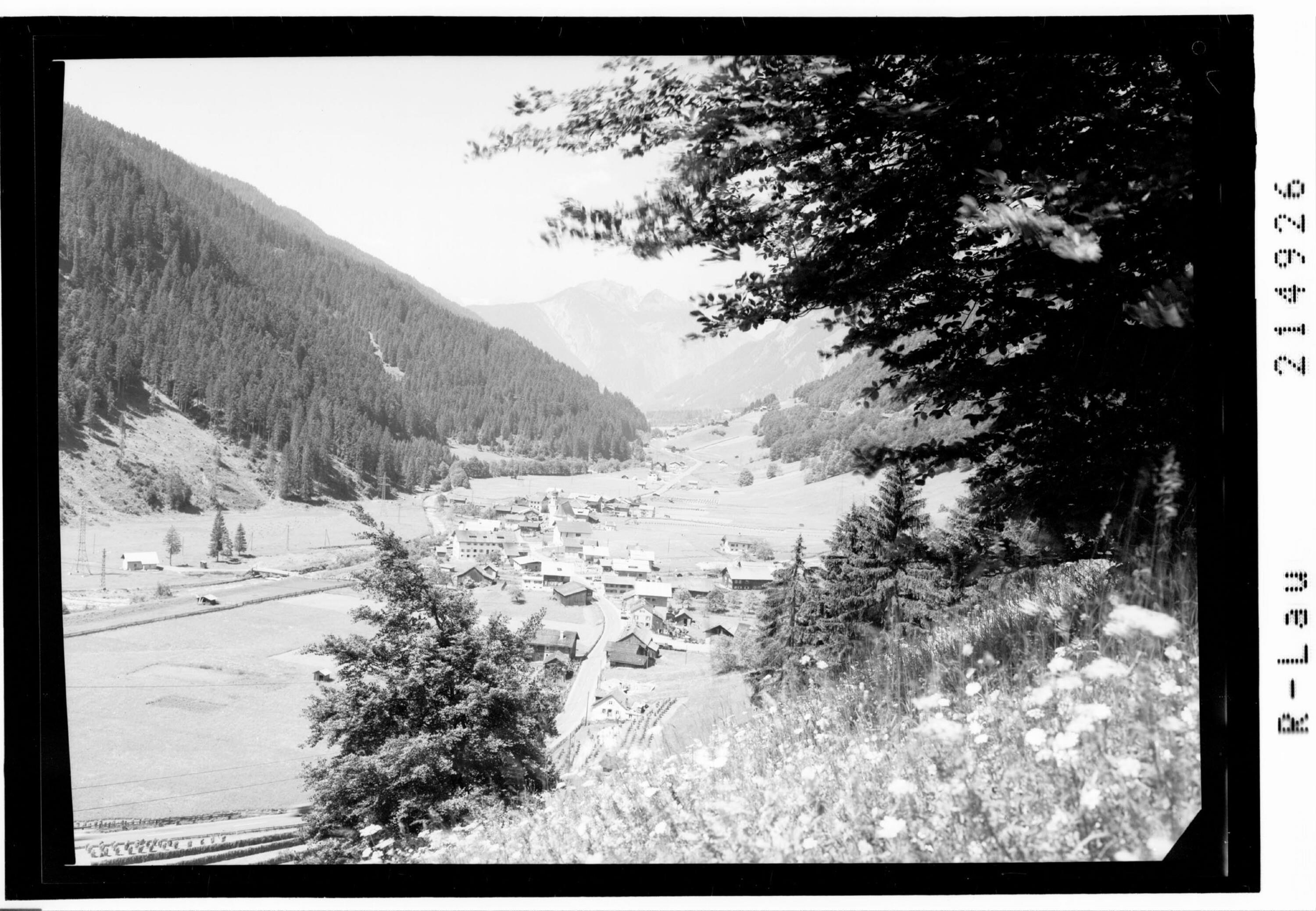 [Klösterle am Arlberg mit Blick zum Itonskopf]></div>


    <hr>
    <div class=