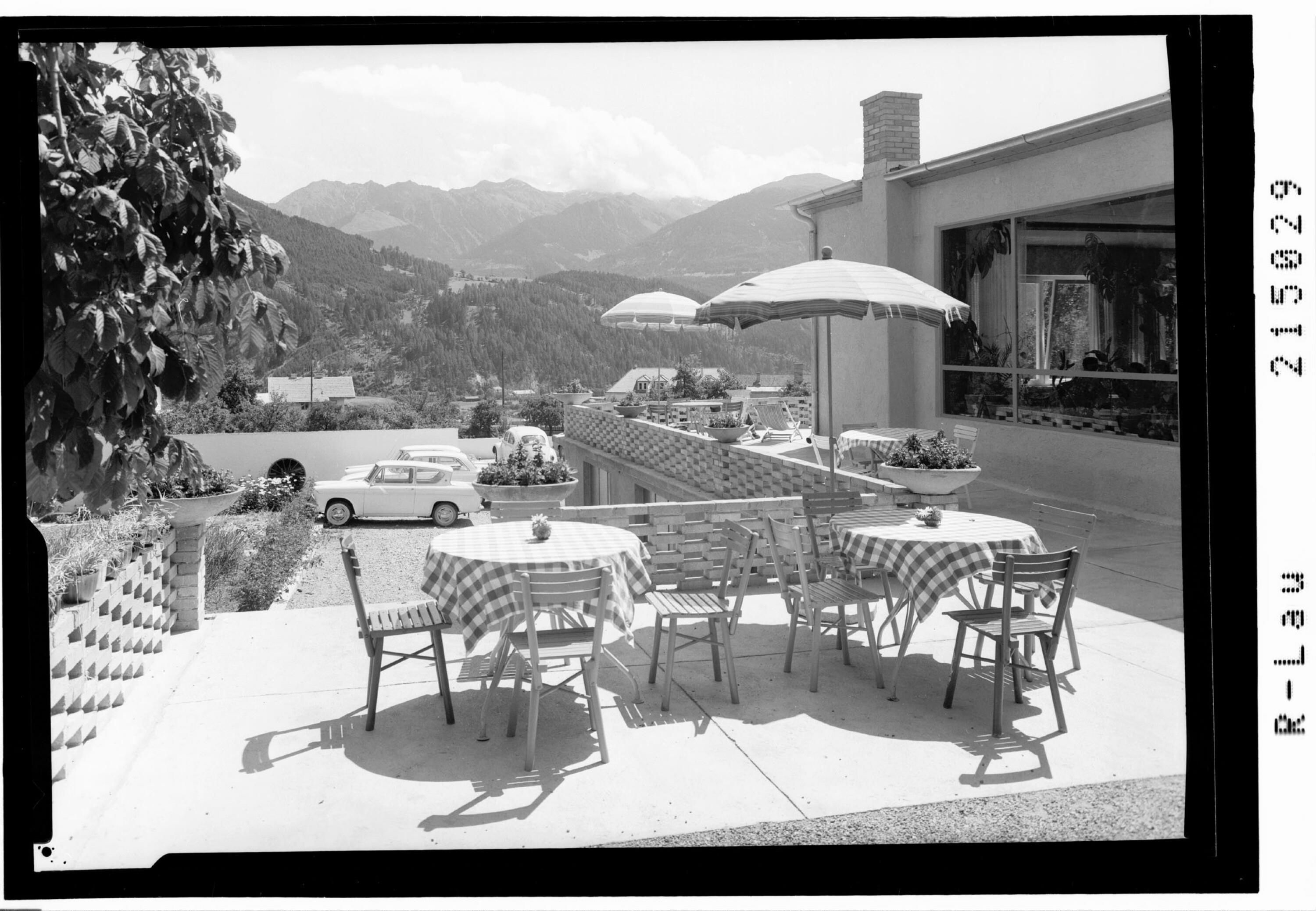 [Terrasse / Hotel Stern in Imst mit Blick zum Geigenkamm Tirol]></div>


    <hr>
    <div class=