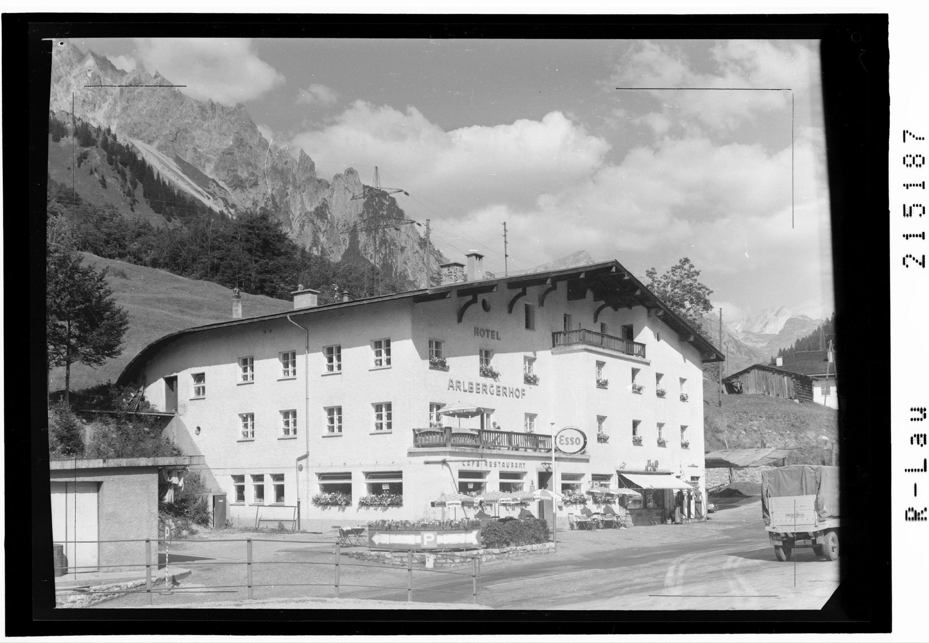 Langen am Arlberg, Hotel Arlbergerhof></div>


    <hr>
    <div class=