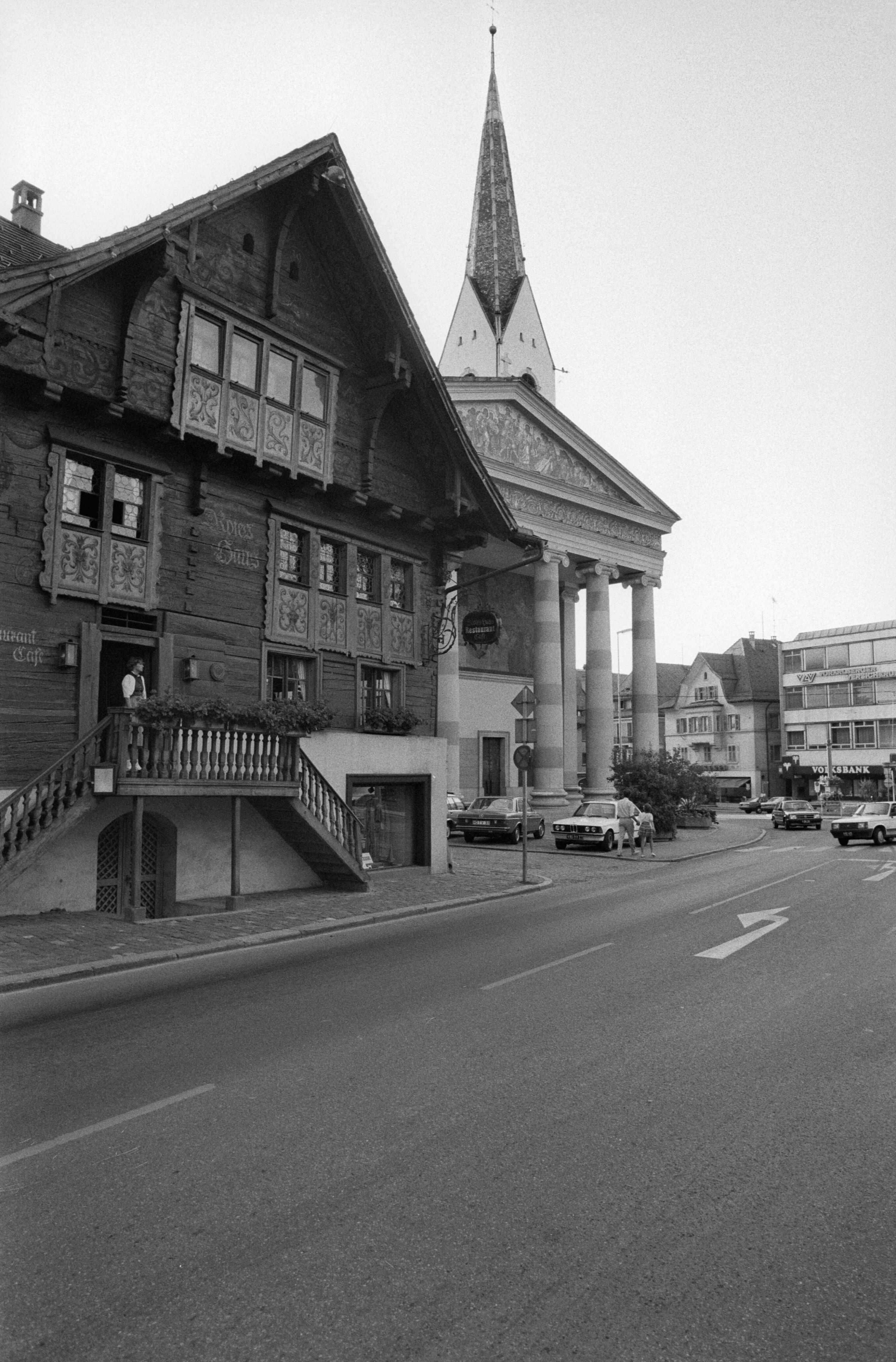 [Dornbirn, Rotes Haus, Kirche St. Martin]></div>


    <hr>
    <div class=