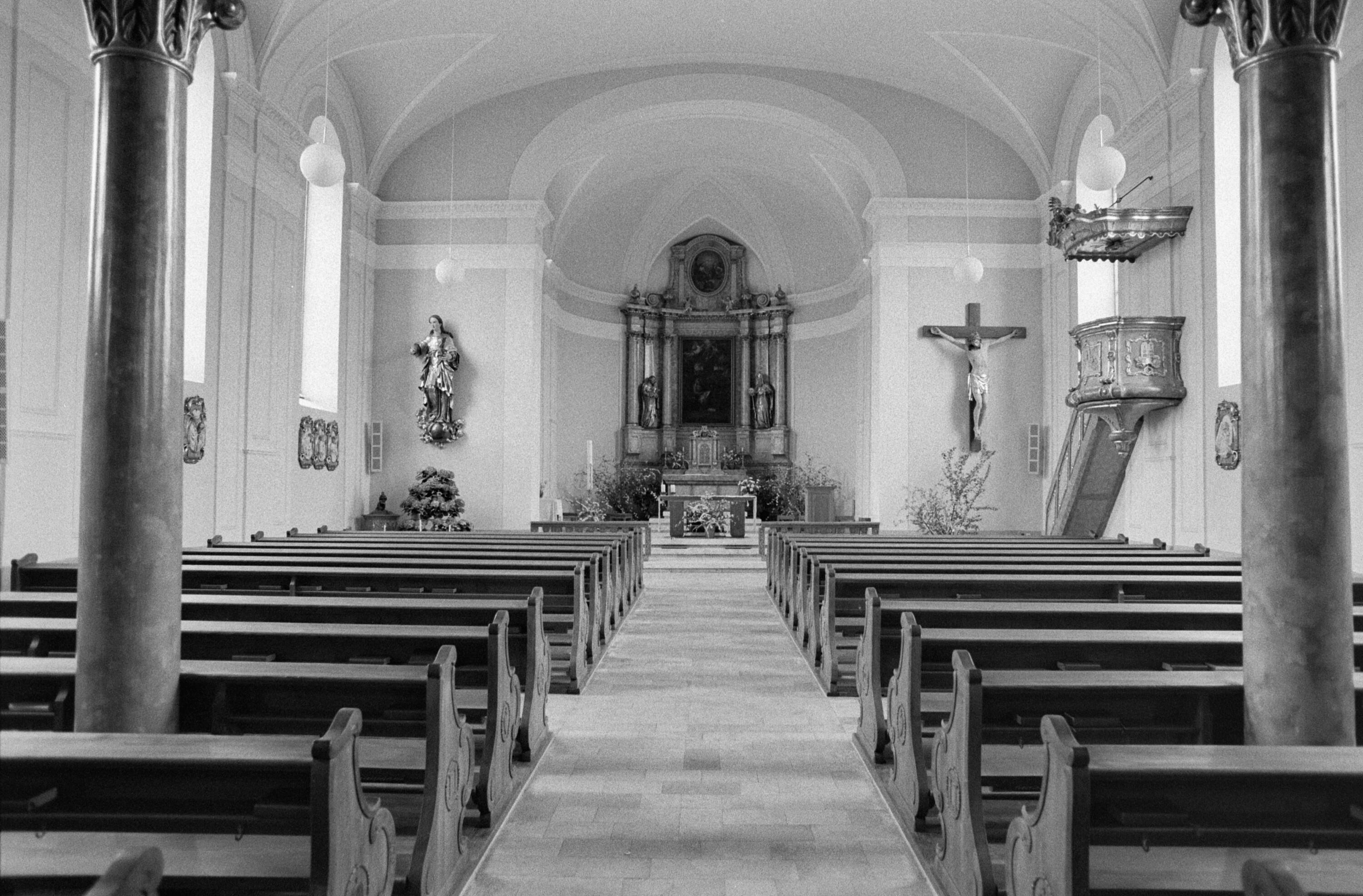 [Lochau, Kirche St. Franz Xaver]></div>


    <hr>
    <div class=