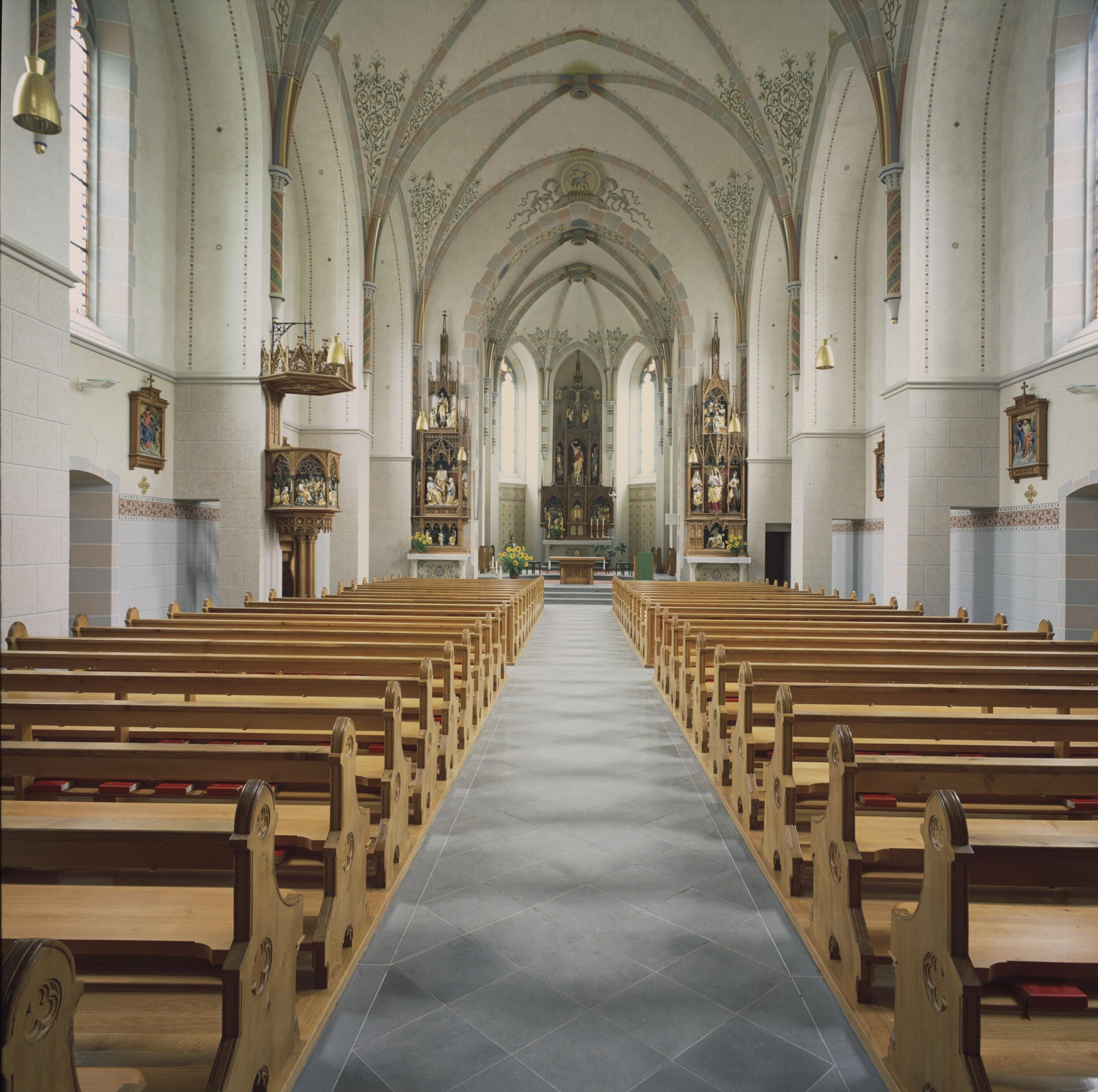 [Schwarzach, Kirche St. Sebastian, Innenansicht]></div>


    <hr>
    <div class=