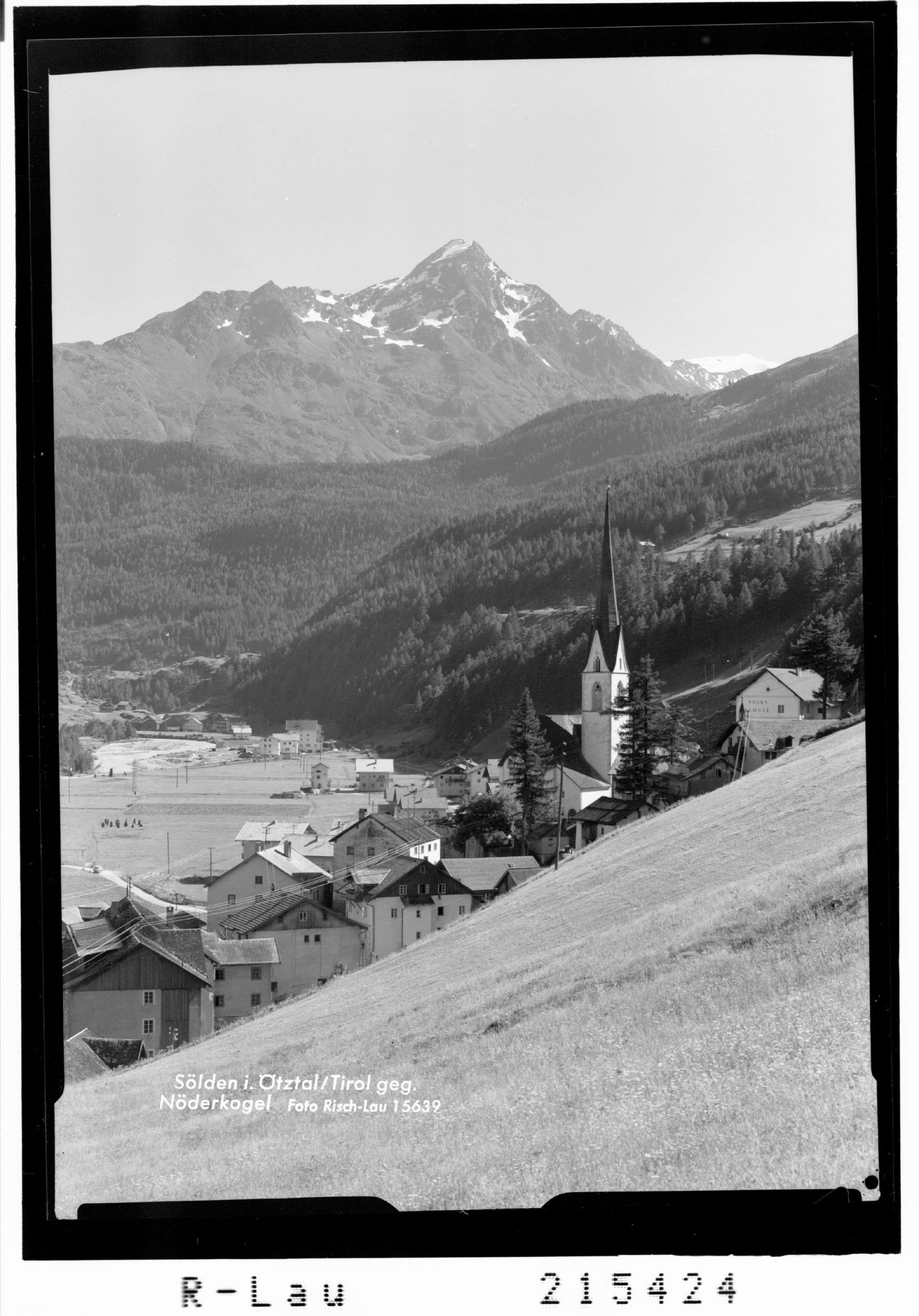 Sölden im Ötztal / Tirol gegen Nöderkogel></div>


    <hr>
    <div class=