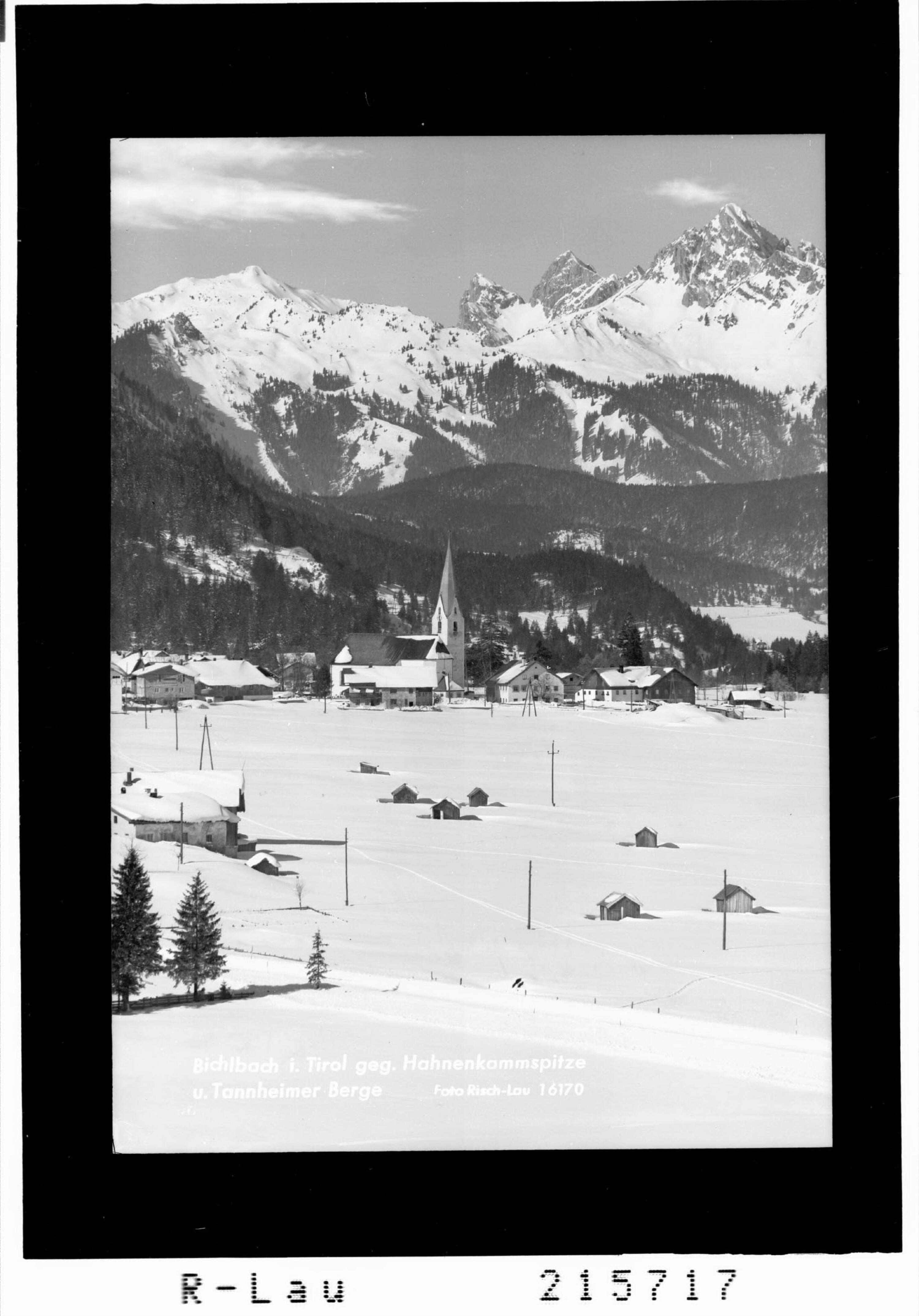 Bichlbach in Tirol gegen Hahnenkammspitze und Tannheimer Berge></div>


    <hr>
    <div class=