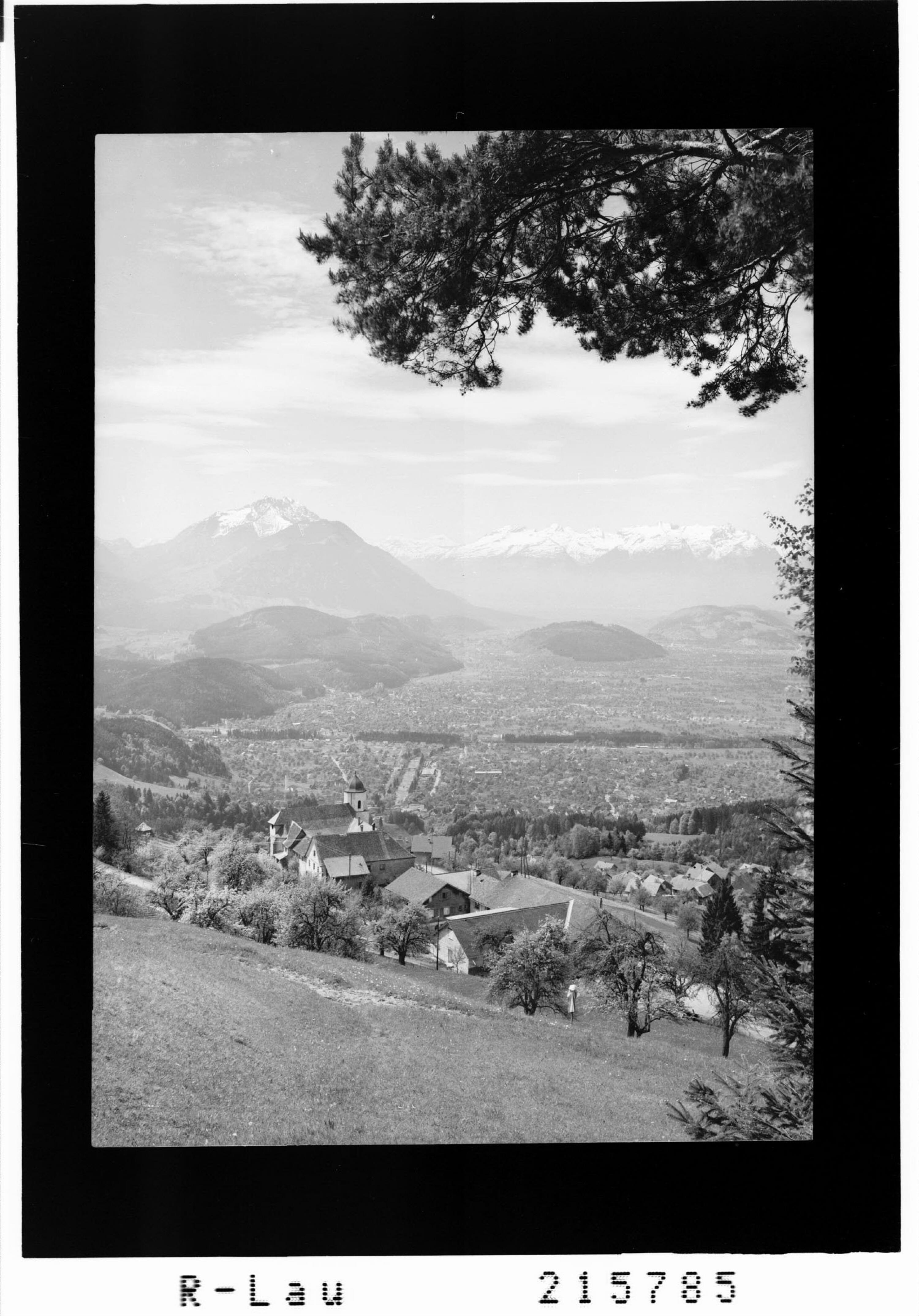 Viktorsberg, Vorarlberg gegen Drei Schwestern und Schweizer Berge></div>


    <hr>
    <div class=