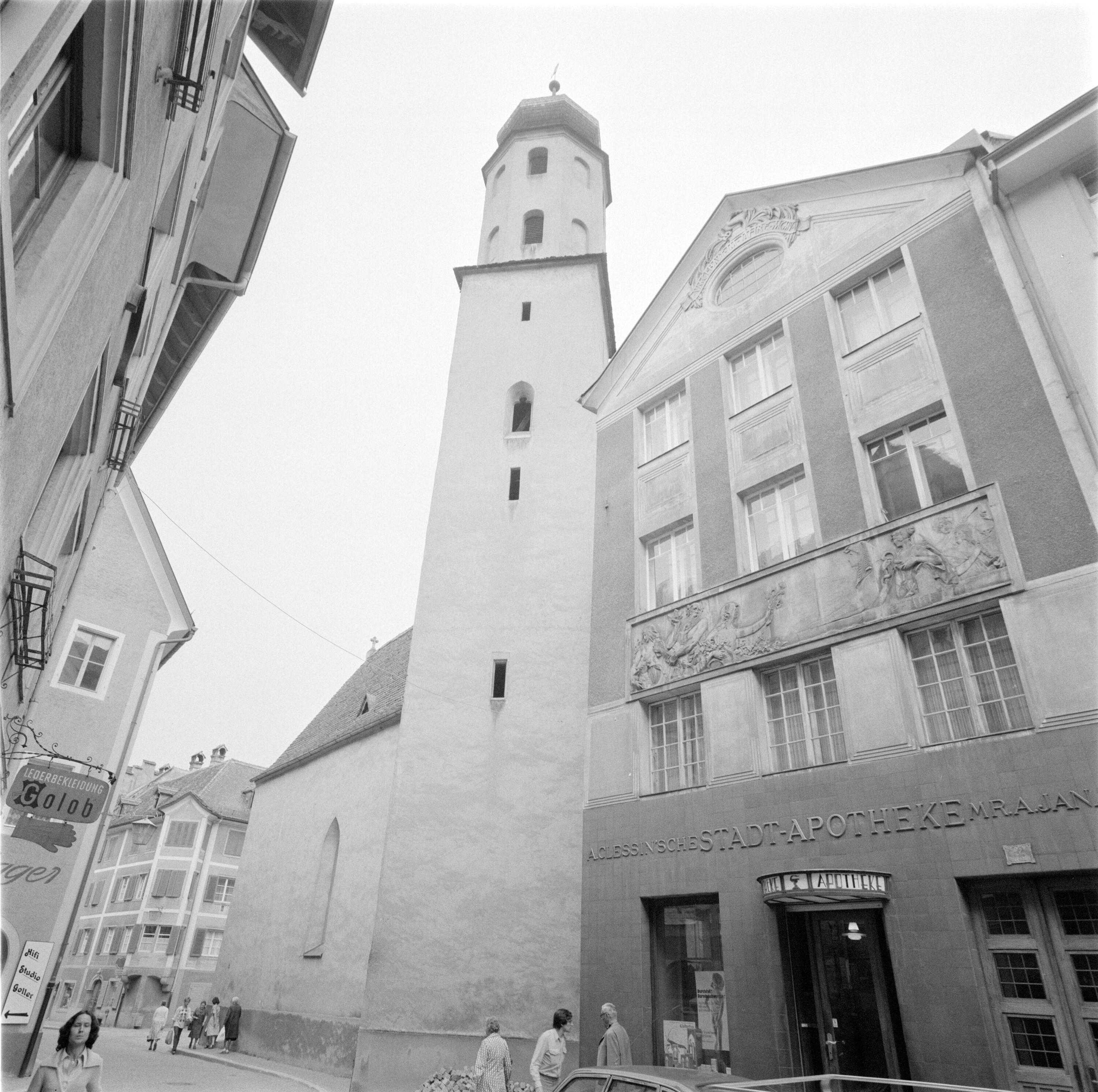 [Feldkirch, Frauenkirche und Stadt-Apotheke]></div>


    <hr>
    <div class=