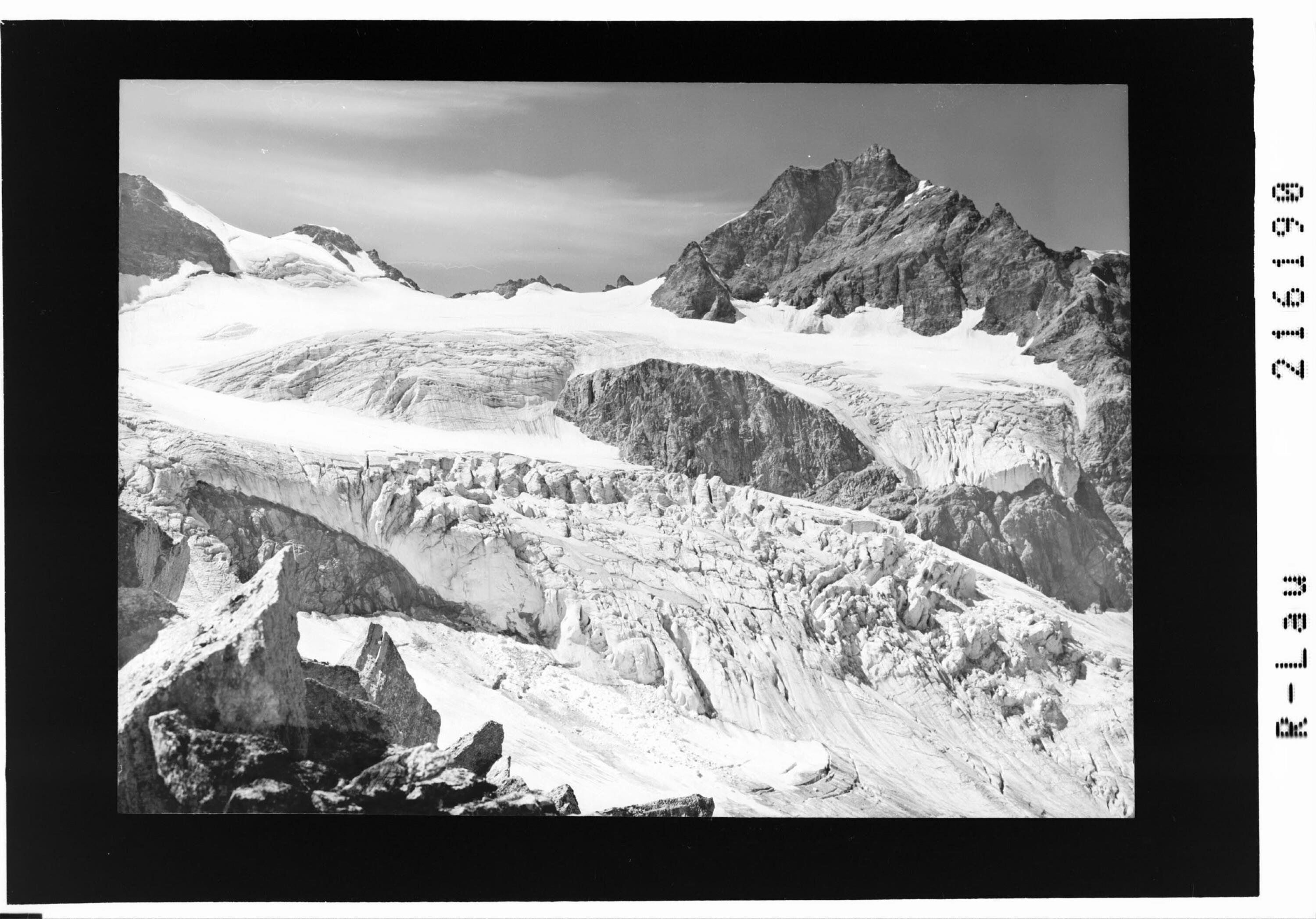 [Ochsentaler Gletscher mit Silvretta Egghorn und Silvrettahorn]></div>


    <hr>
    <div class=