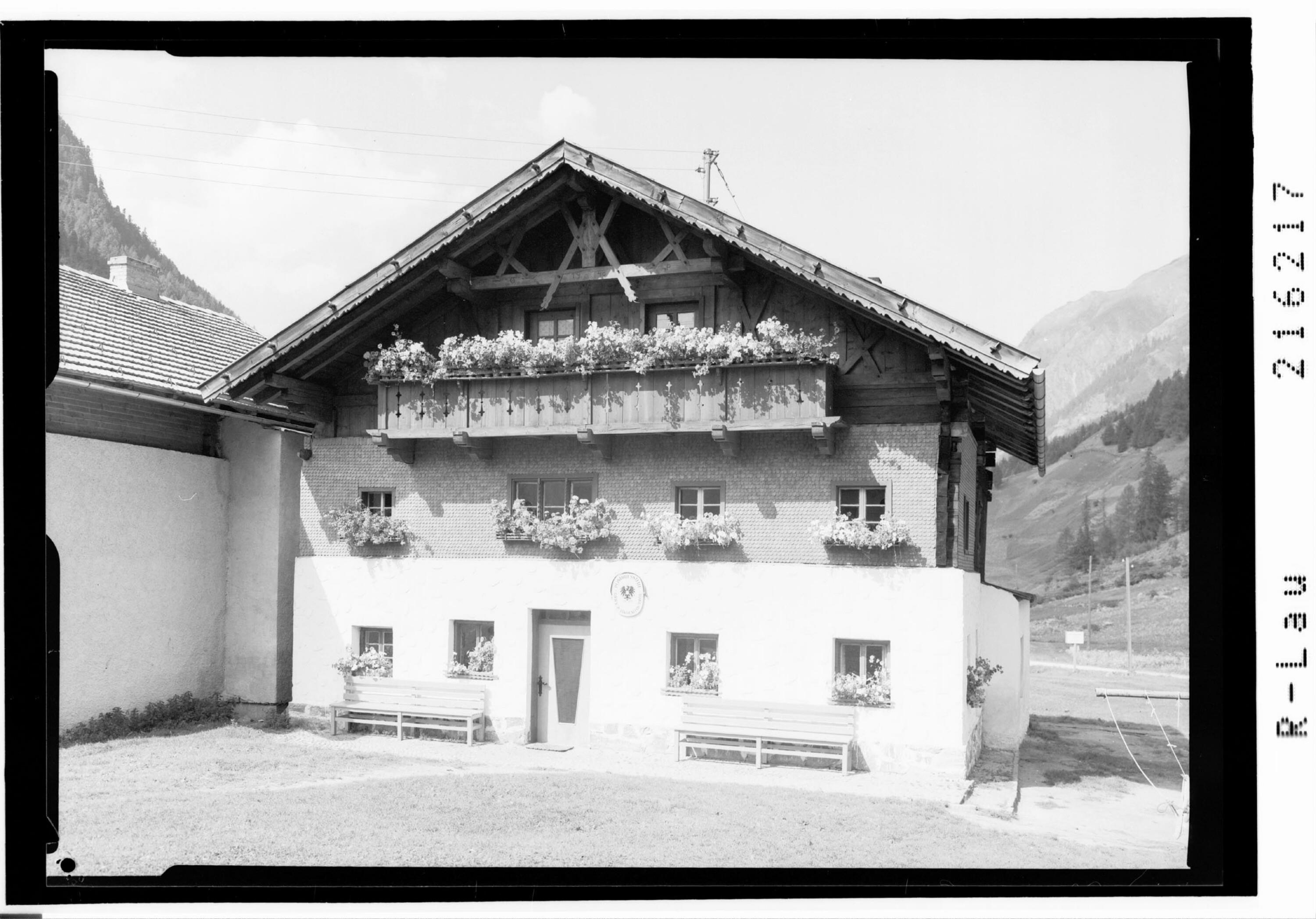 [Haus Peter Grüner in Gries im Sulztal bei Längenfeld im Ötztal / Tirol]></div>


    <hr>
    <div class=