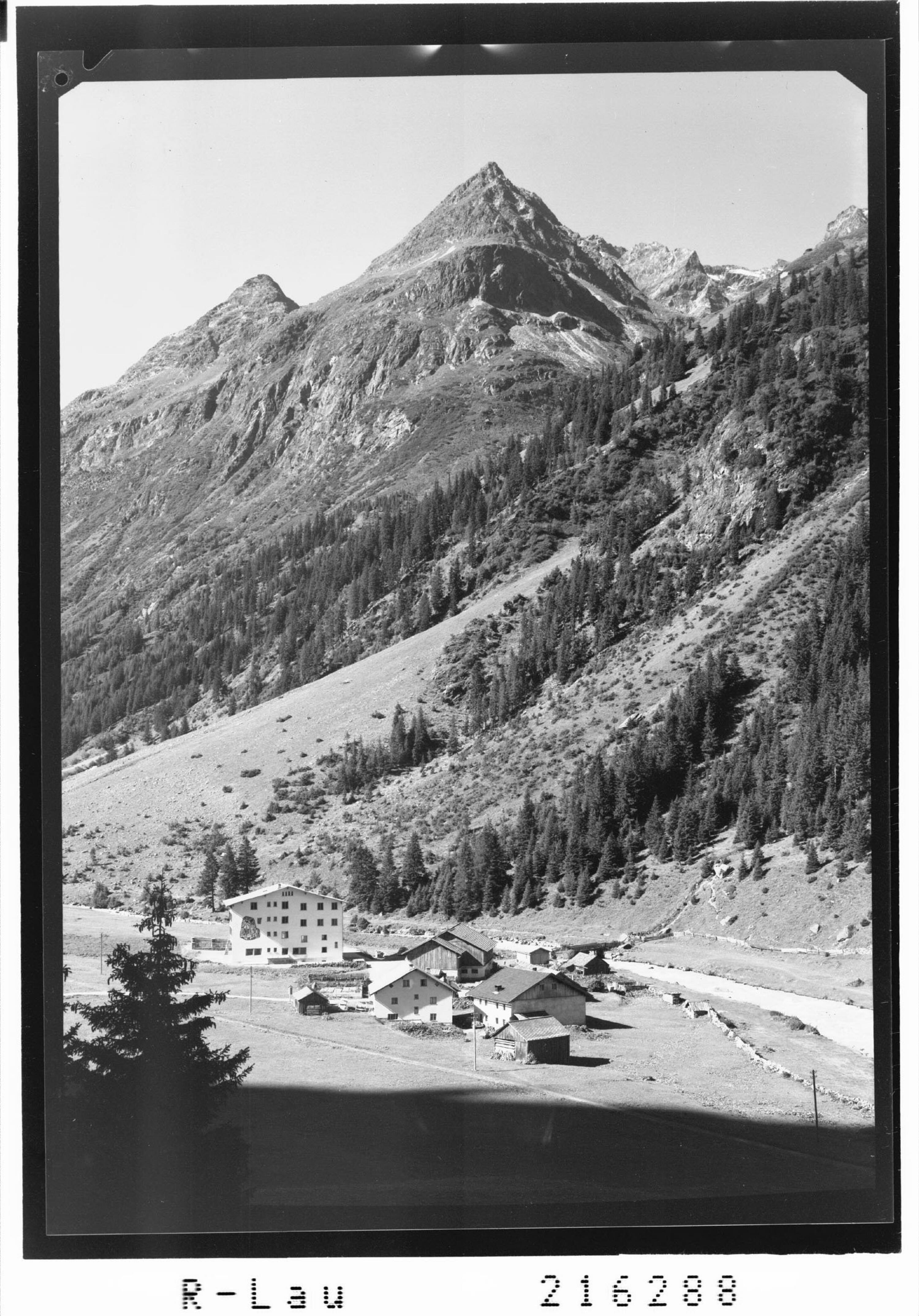Weisswald 1560 m gegen Brandkogel 2677 m und Steinkogel 2635 m im Pitztal / Tirol></div>


    <hr>
    <div class=