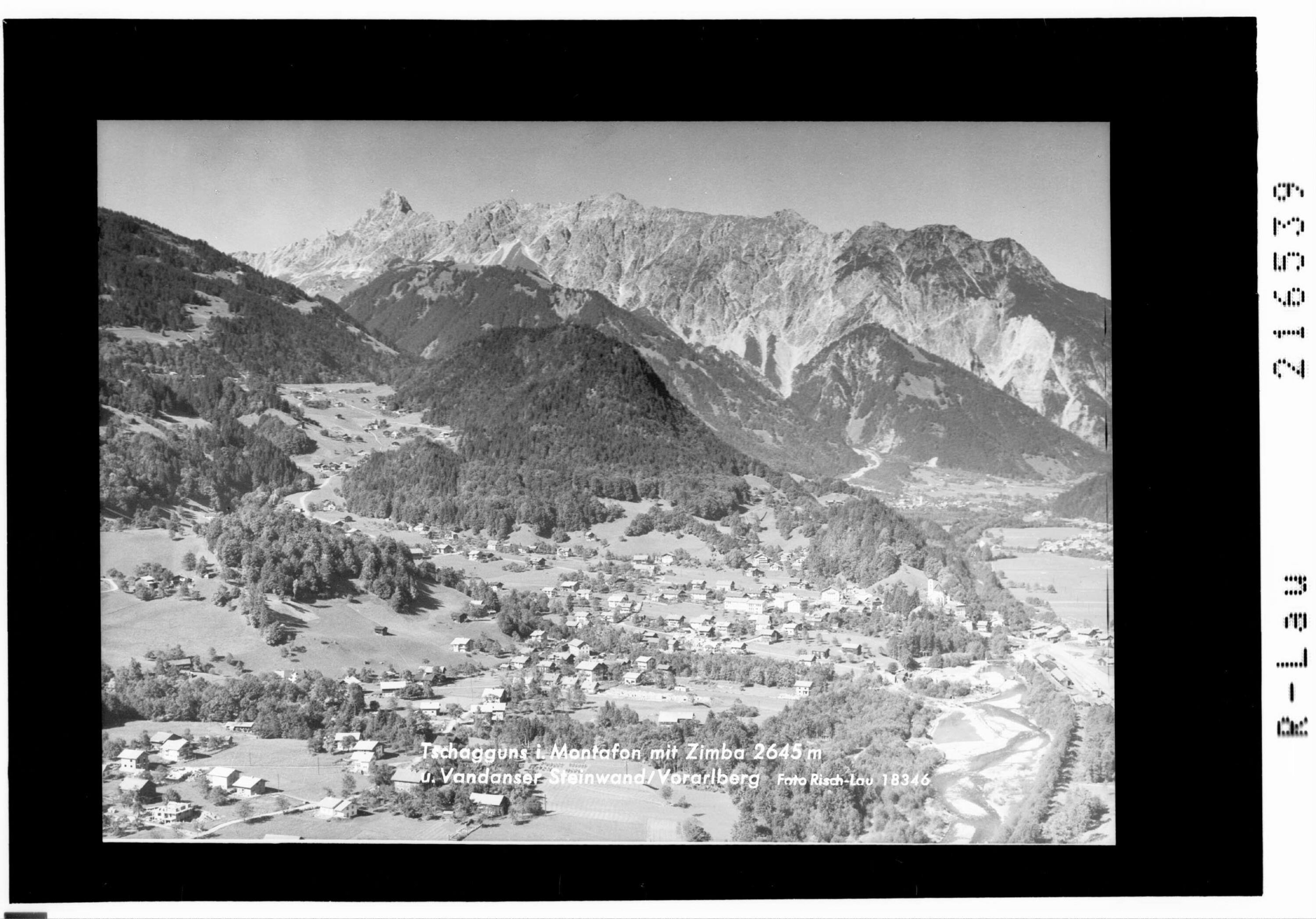 Tschagguns im Montafon mit Zimba 2645 m und Vandanser Steinwand / Vorarlberg></div>


    <hr>
    <div class=