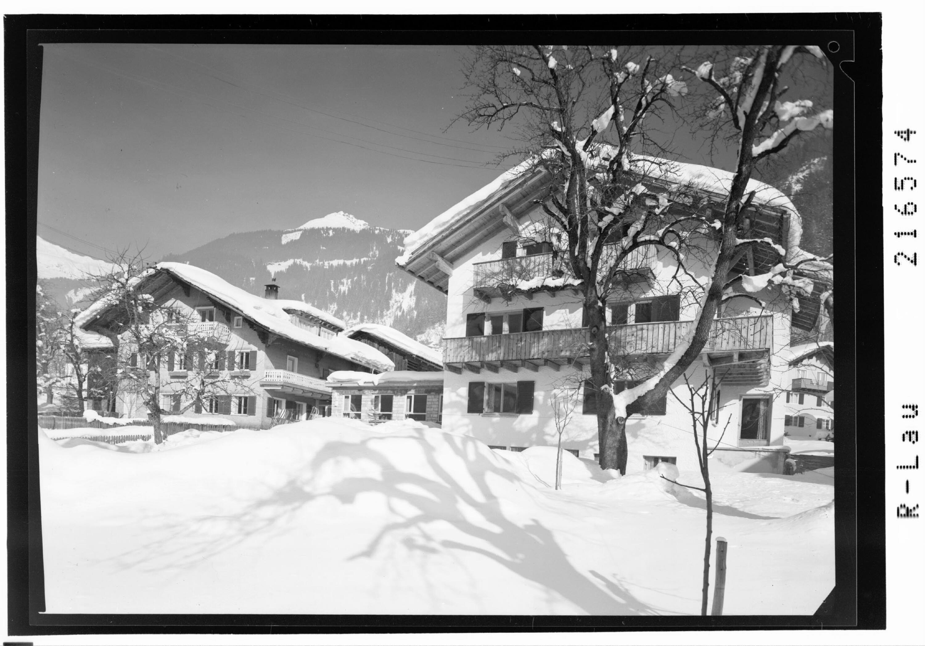[Pension Alpenrose in Gortipohl bei St.Gallenkirch im Montafon gegen Scheimersch]></div>


    <hr>
    <div class=