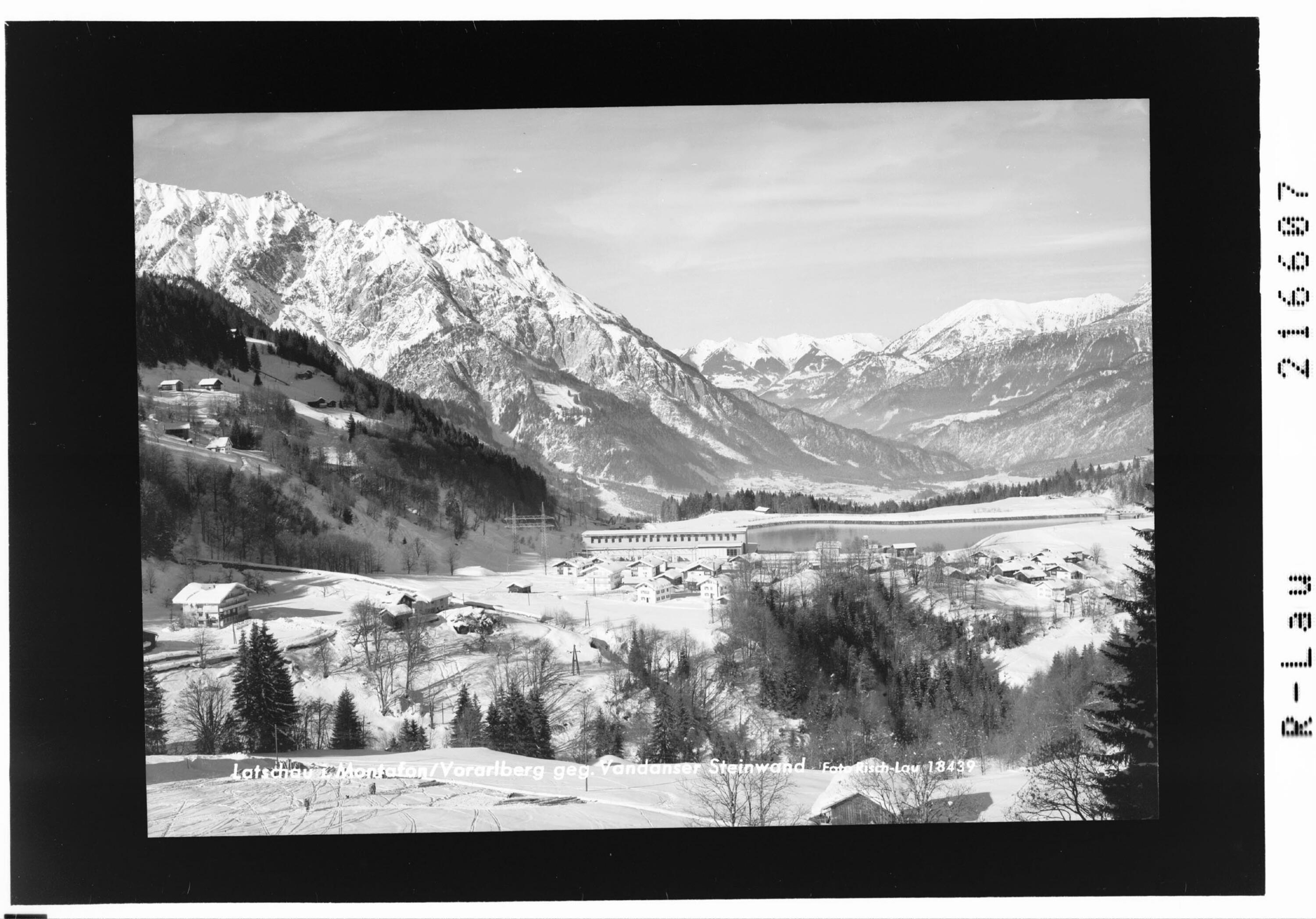 Latschau im Montafon / Vorarlberg gegen Vandanser Steinwand></div>


    <hr>
    <div class=