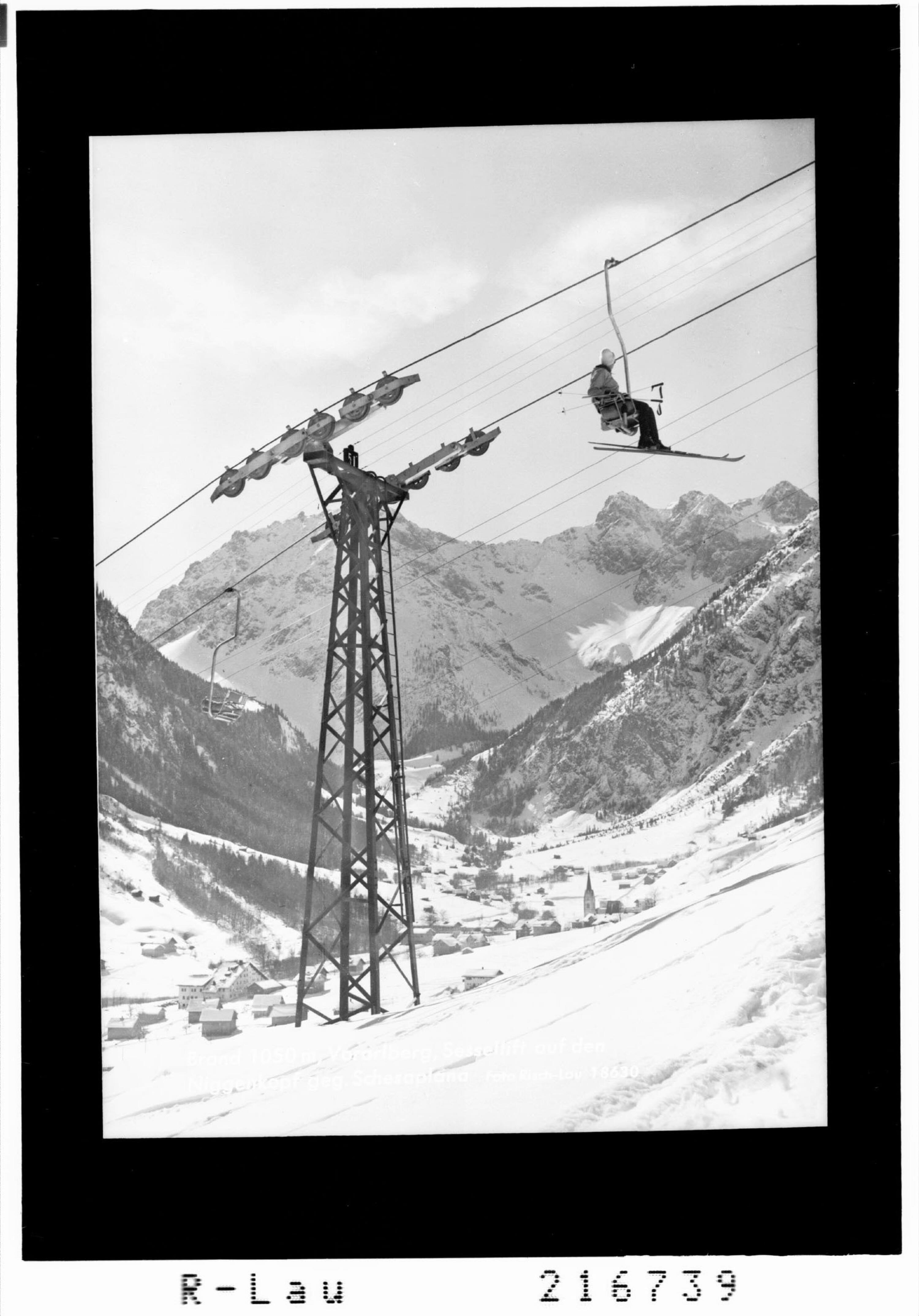 Brand 1050 m, Vorarlberg, Sessellift auf den Niggenkopf gegen Schesaplana></div>


    <hr>
    <div class=