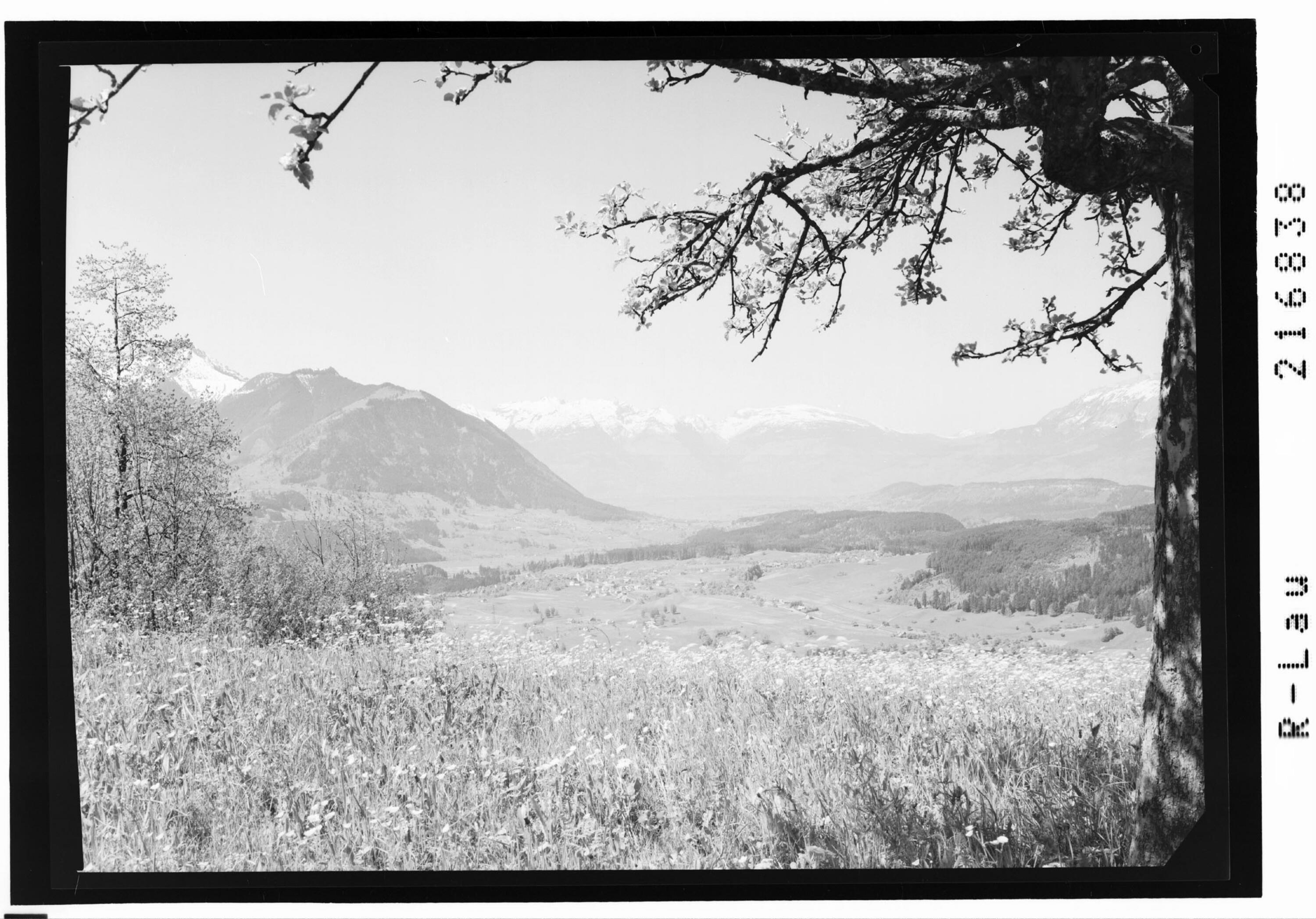 [Blick von Übersaxen auf Göfis im Walgau gegen Fulfirst und Käserrück]></div>


    <hr>
    <div class=