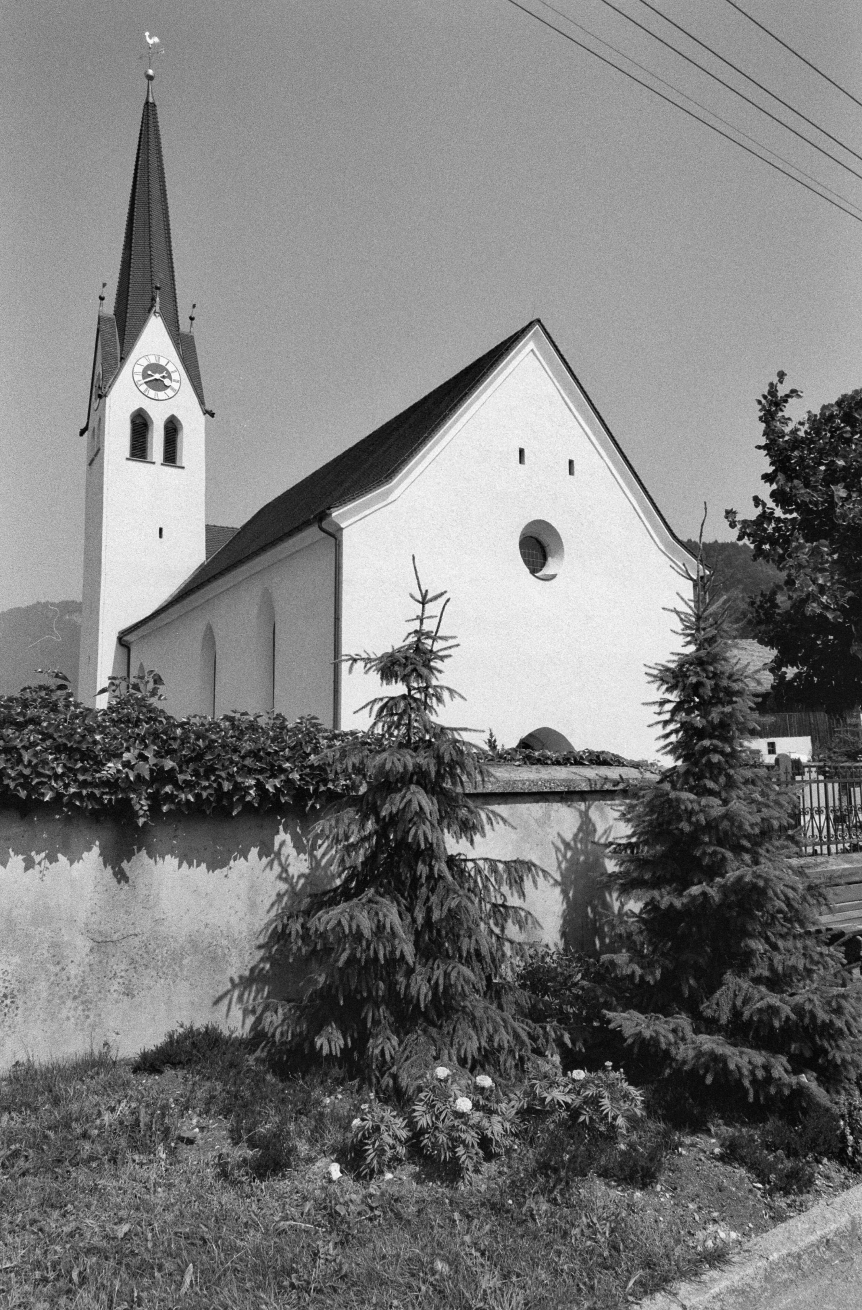 [Alte St. Ulrichs Kirche in Götzis]></div>


    <hr>
    <div class=