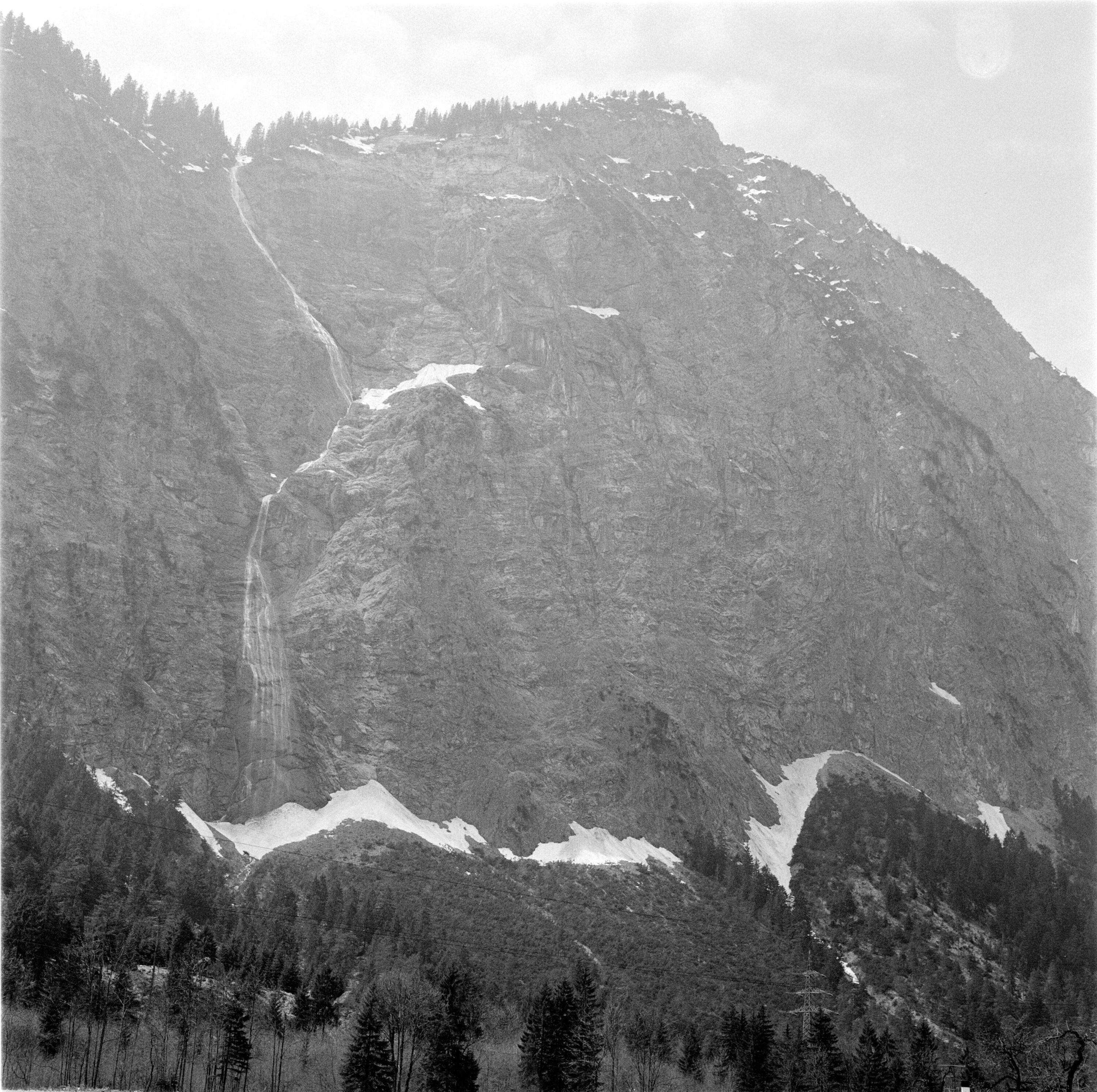 [Arlberg, Wasserfall]></div>


    <hr>
    <div class=