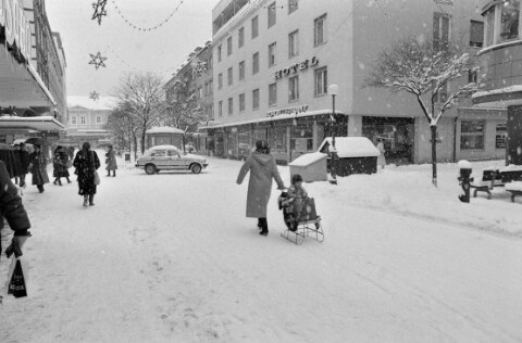 Winter in Bregenz, Kaiserstraße / Rudolf Zündel von Zündel, Rudolf