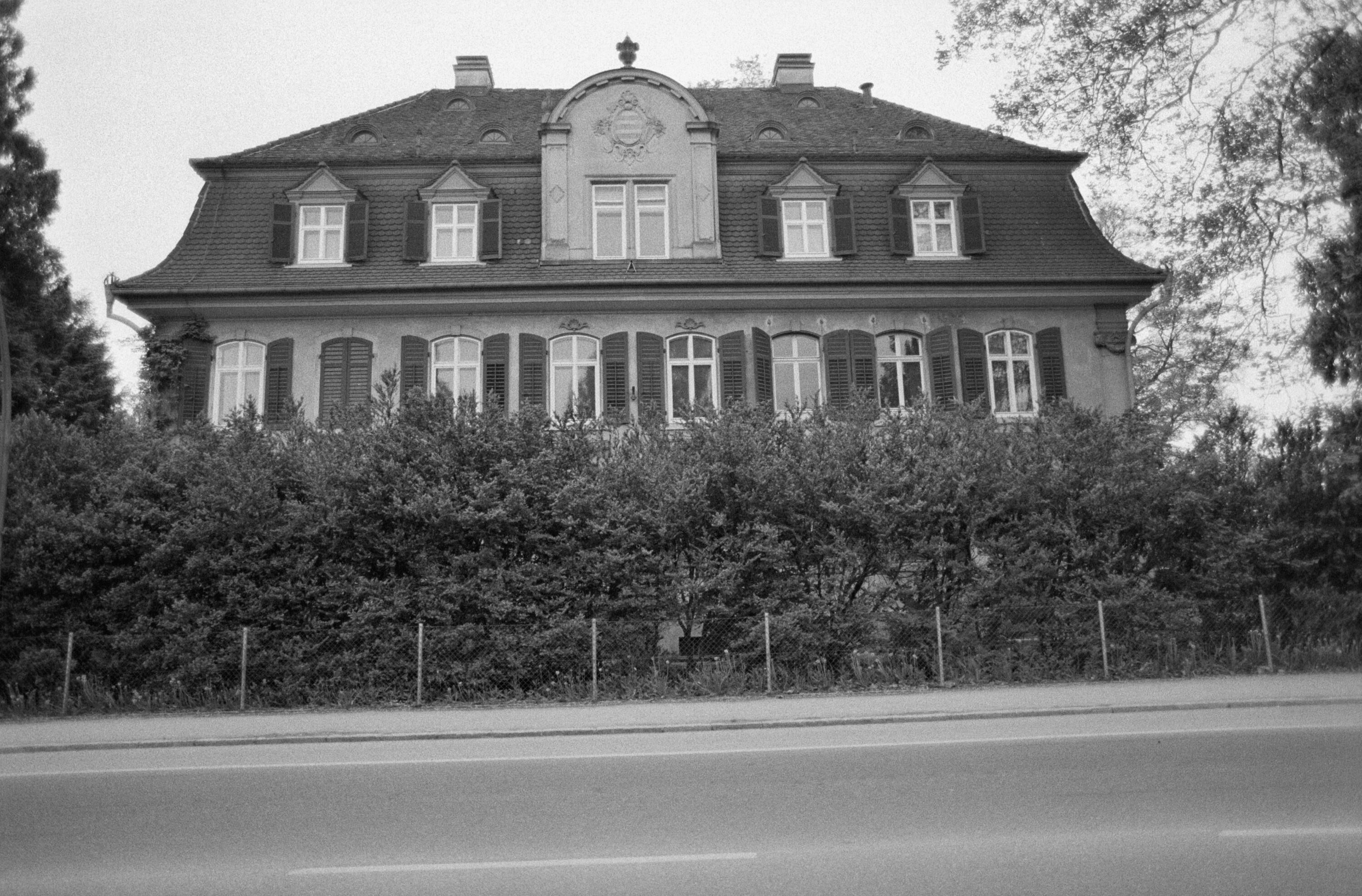 [Bregenz, Villa Liebenstein]></div>


    <hr>
    <div class=