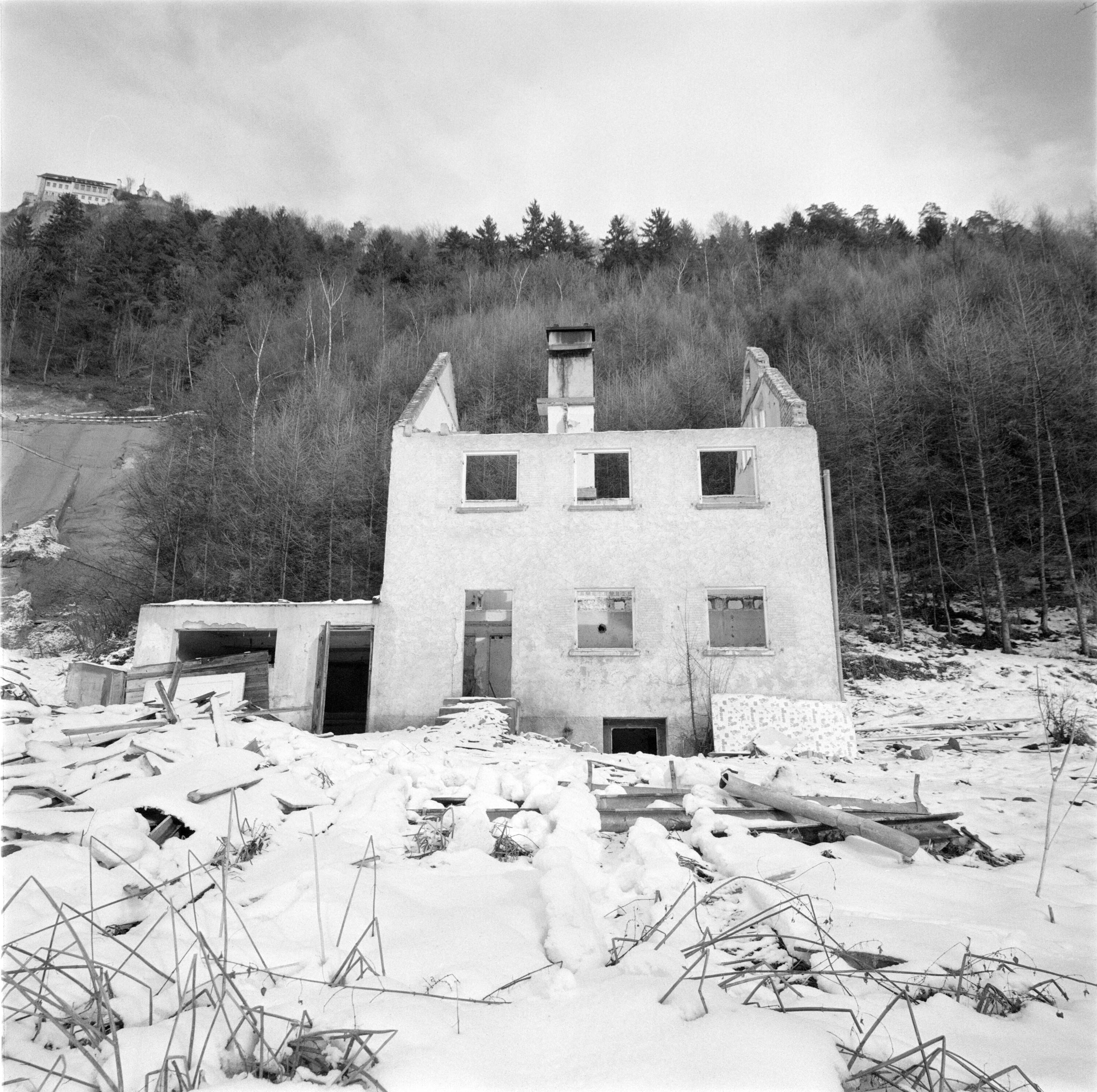 [Pfändertunnel, Abbruch- und Vorarbeiten beim Südportal]></div>


    <hr>
    <div class=