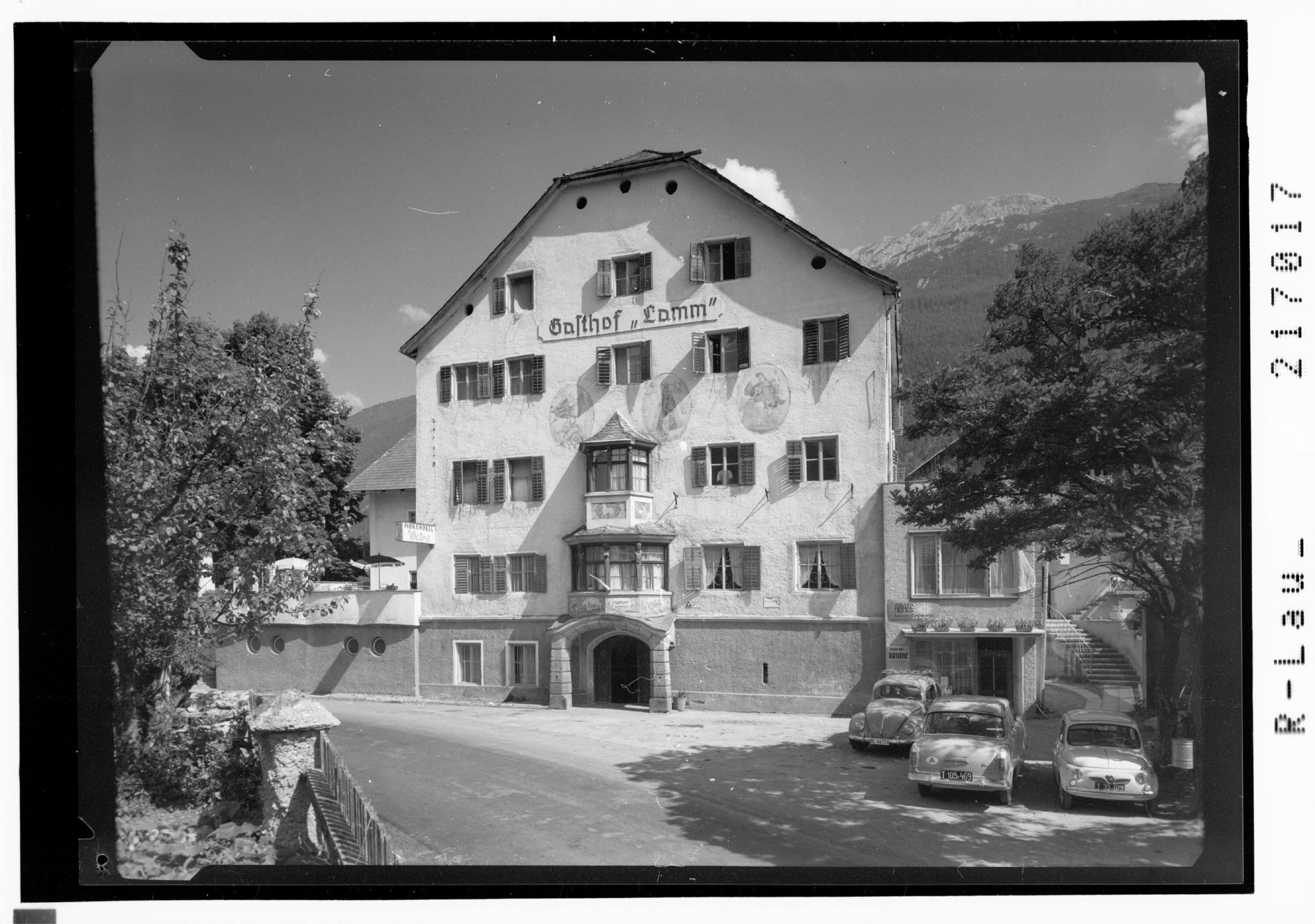 [Gasthof Lamm in Tarrenz im Gurgltal mit Tschirgant / Tirol]></div>


    <hr>
    <div class=