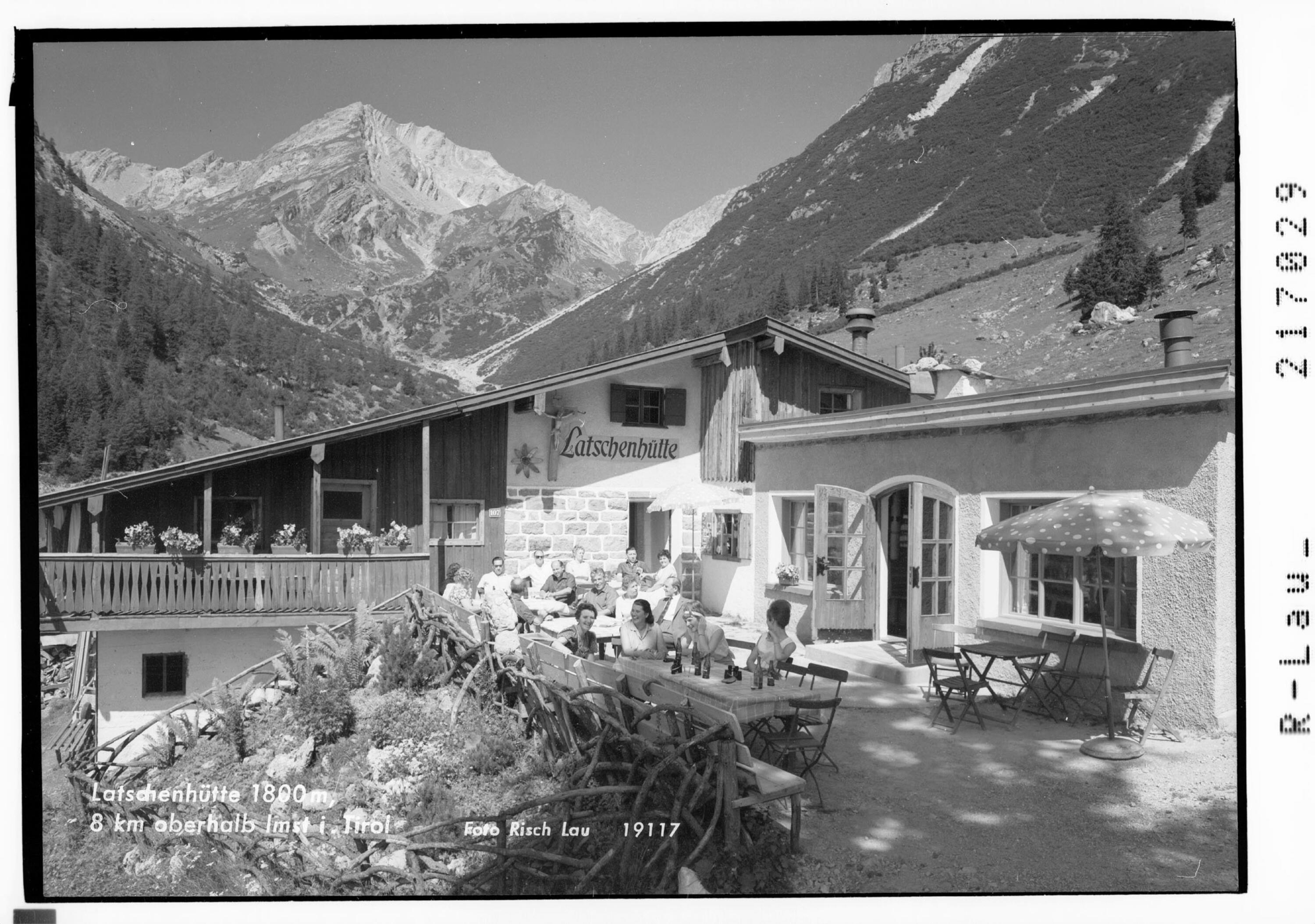Latschenhütte 1800 m, 8 km oberhalb Imst in Tirol></div>


    <hr>
    <div class=