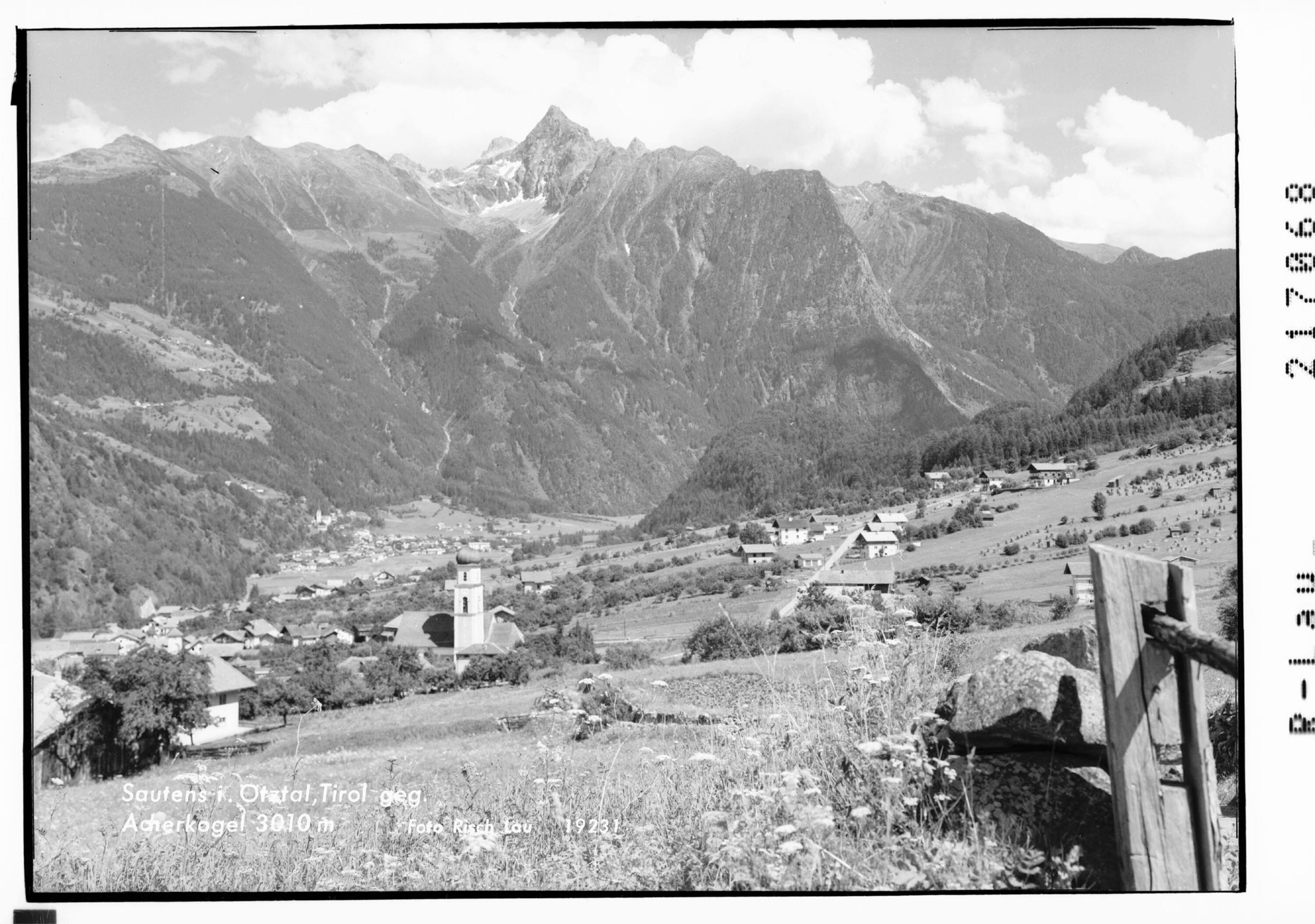Sautens im Ötztal / Tirol gegen Acherkogel 3010 m></div>


    <hr>
    <div class=