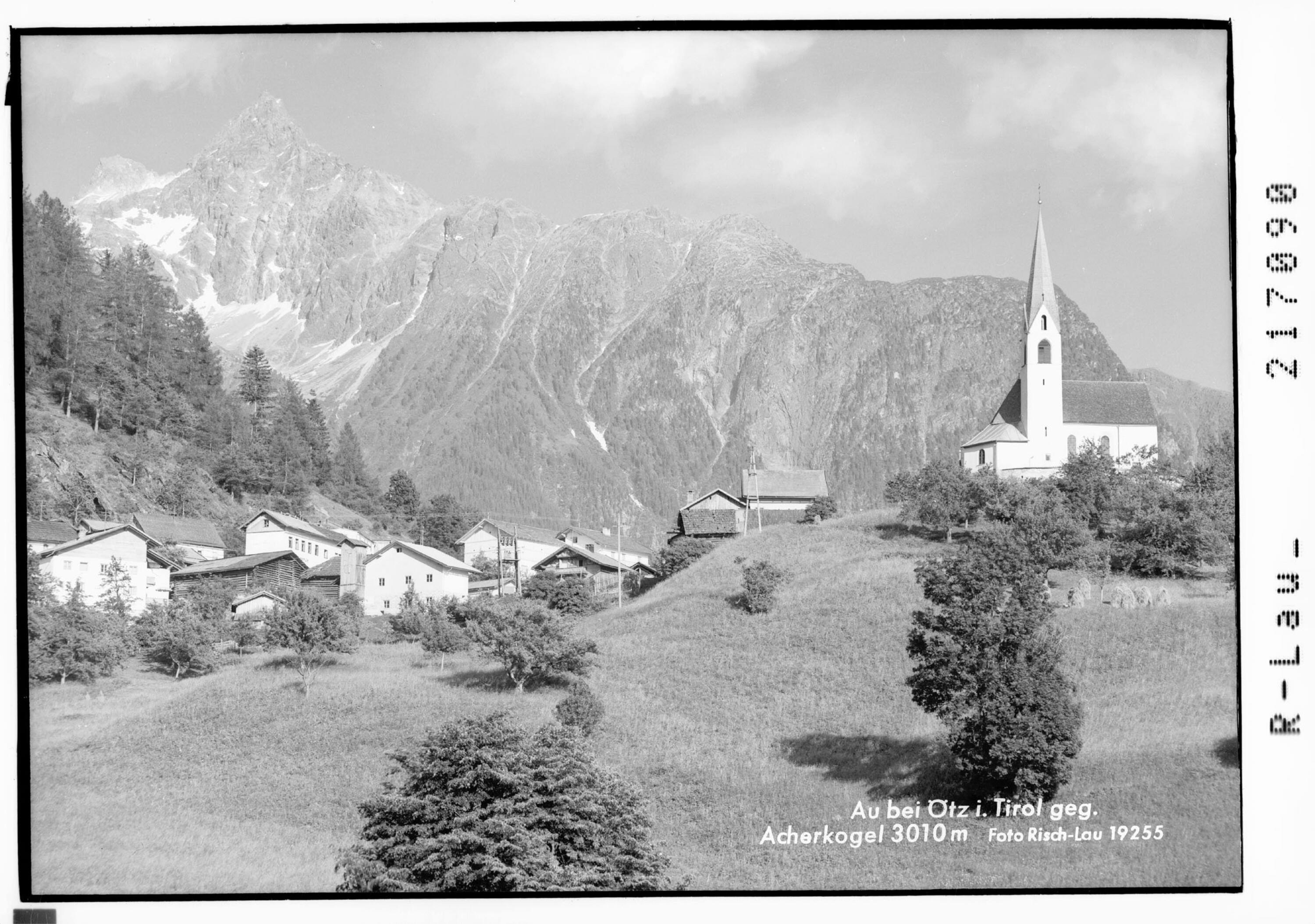 Au bei Ötz in Tirol gegen Acherkogel 3010 m></div>


    <hr>
    <div class=