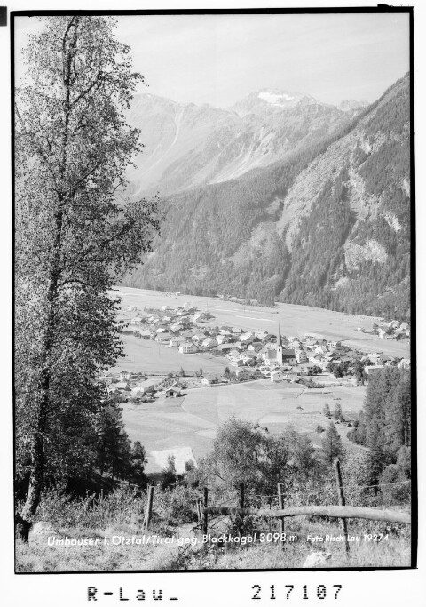 Umhausen im Ötztal / Tirol gegen Blockkogel 3098 m von Risch-Lau