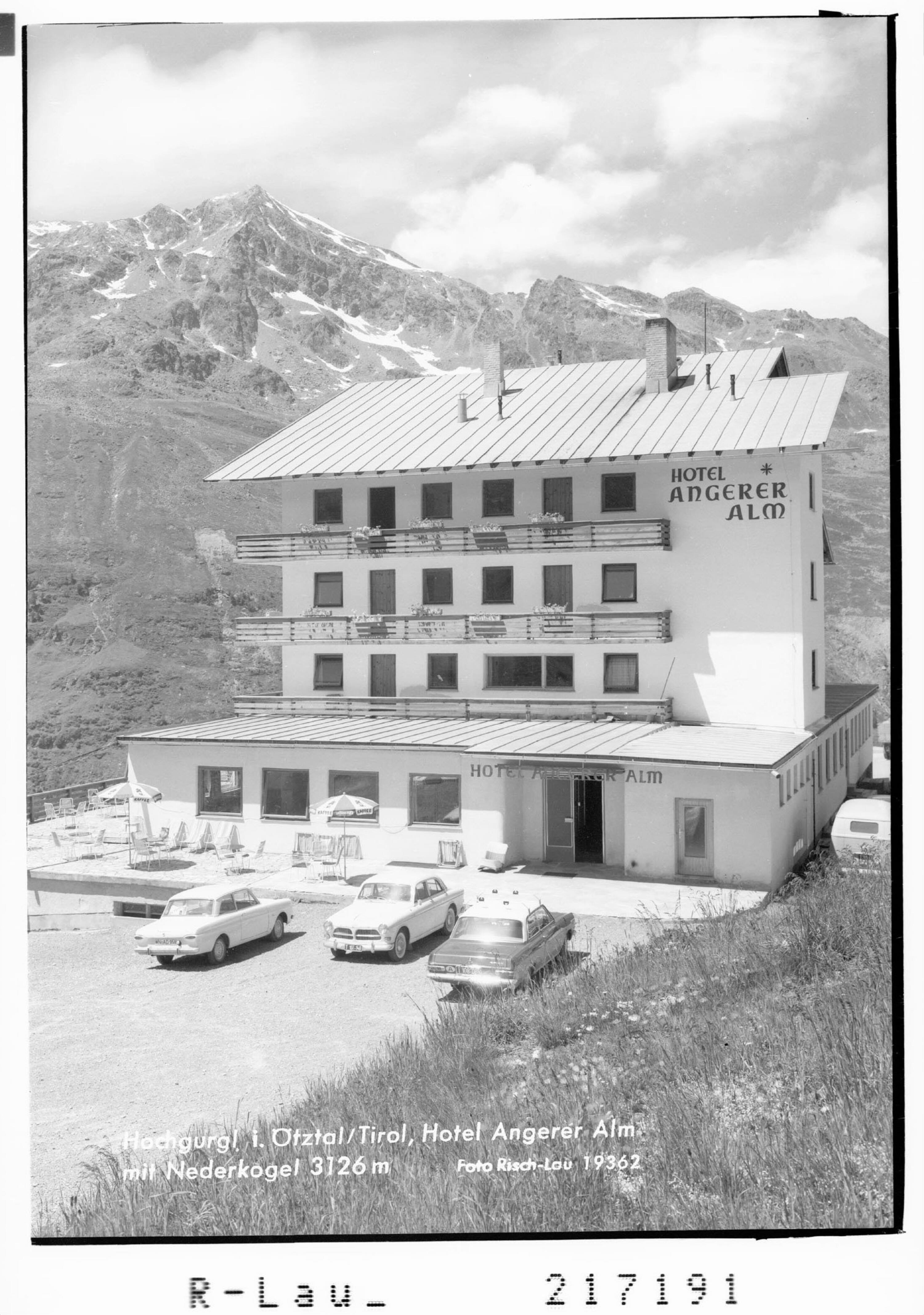 Hochgurgl im Ötztal / Tirol, Hotel Angerer Alm mit Nederkogel></div>


    <hr>
    <div class=