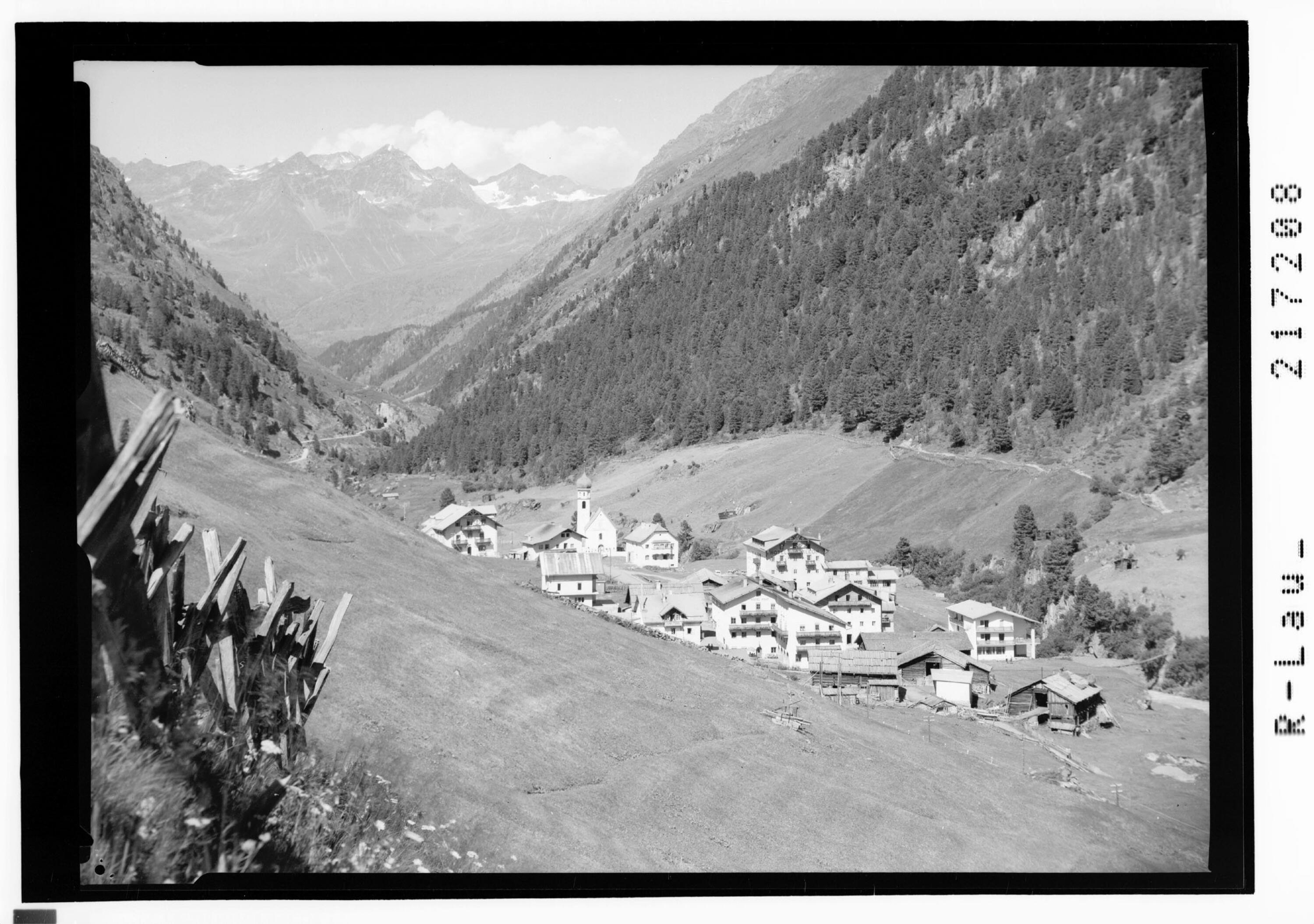 [Vent im Venter Tal mit Blick in die Stubaier Alpen]></div>


    <hr>
    <div class=