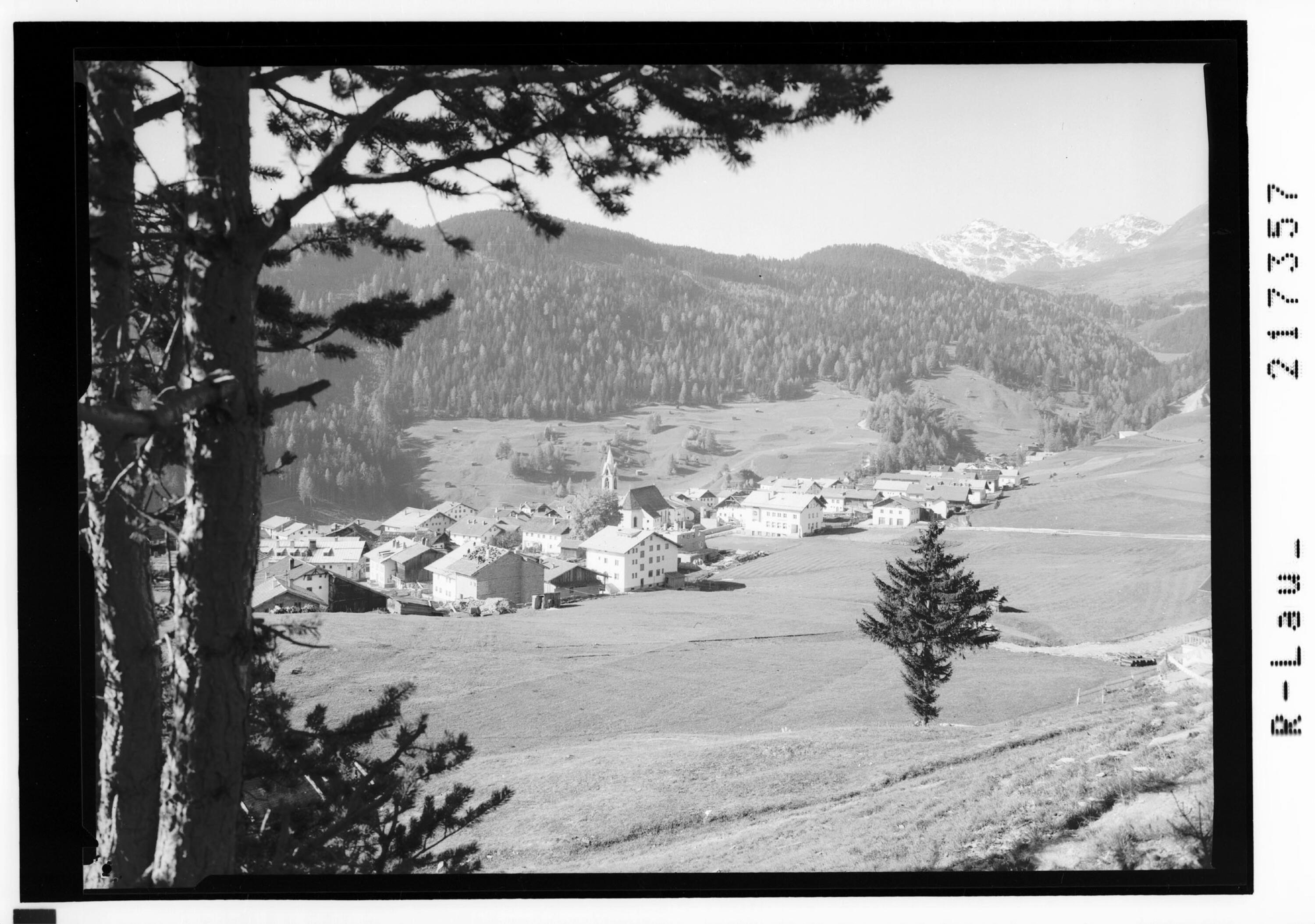 [Serfaus im Oberinntal mit Blick zum Furgler und Blankakopf Tirol]></div>


    <hr>
    <div class=