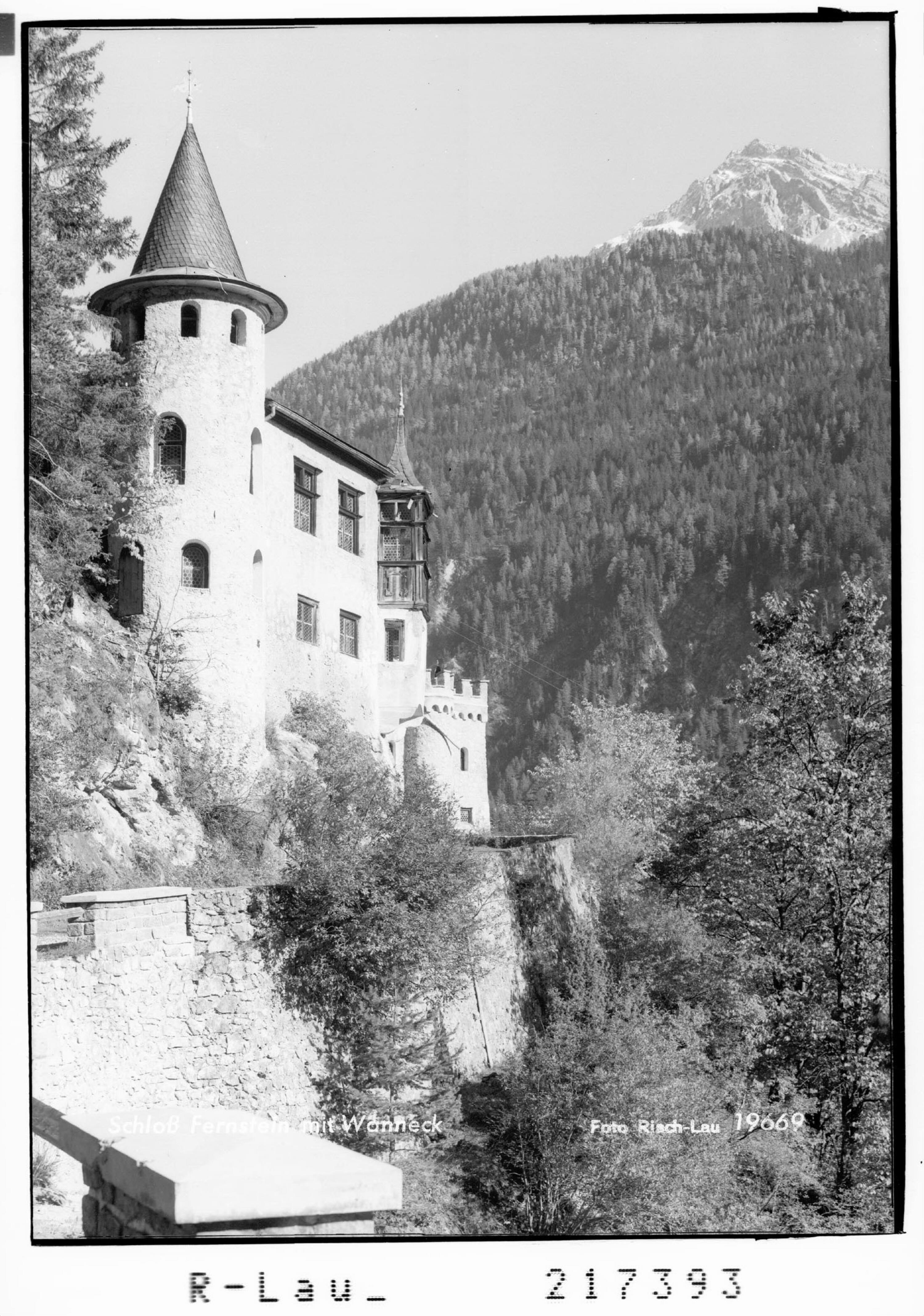 Schloss Fernstein mit Wanneck></div>


    <hr>
    <div class=