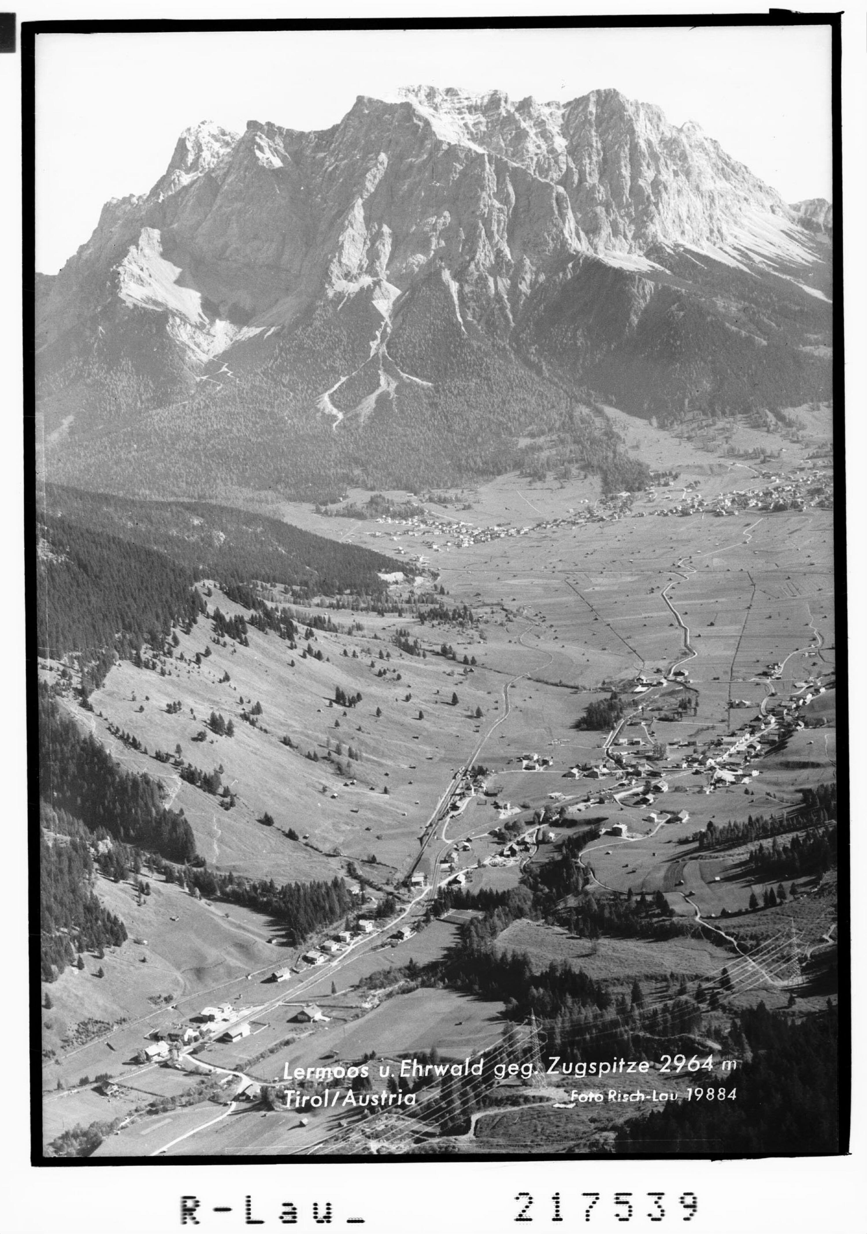 Lermoos und Ehrwald gegen Zugspitze 2963 m></div>


    <hr>
    <div class=