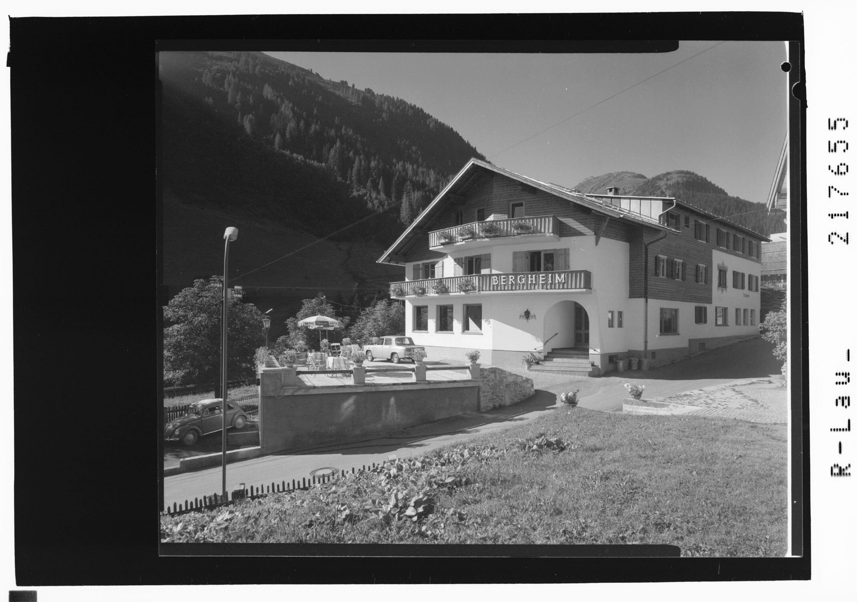 [Haus Bergheim in St.Anton am Arlberg gegen Sattelgrat]></div>


    <hr>
    <div class=