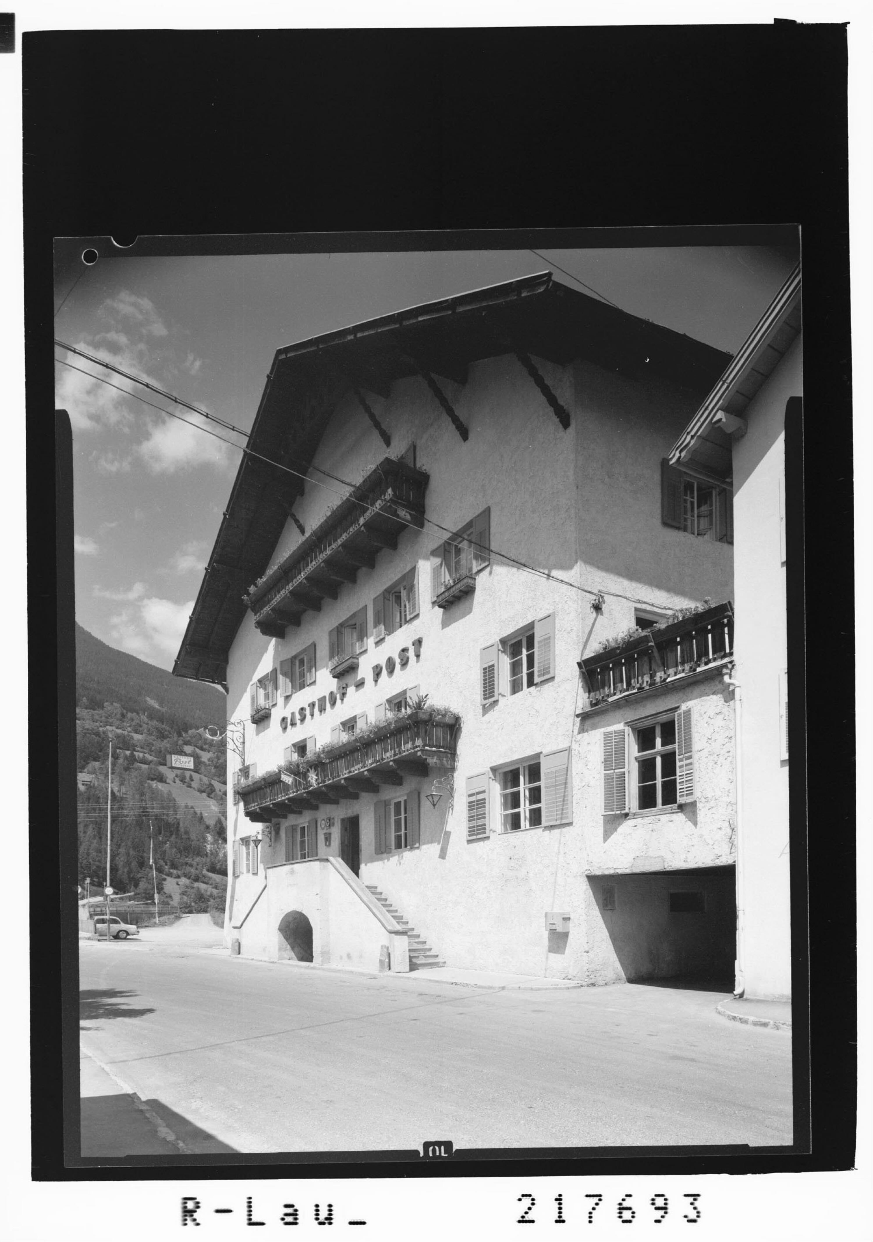 [Gasthof Post in Pfunds im Oberinntal / Tirol]></div>


    <hr>
    <div class=