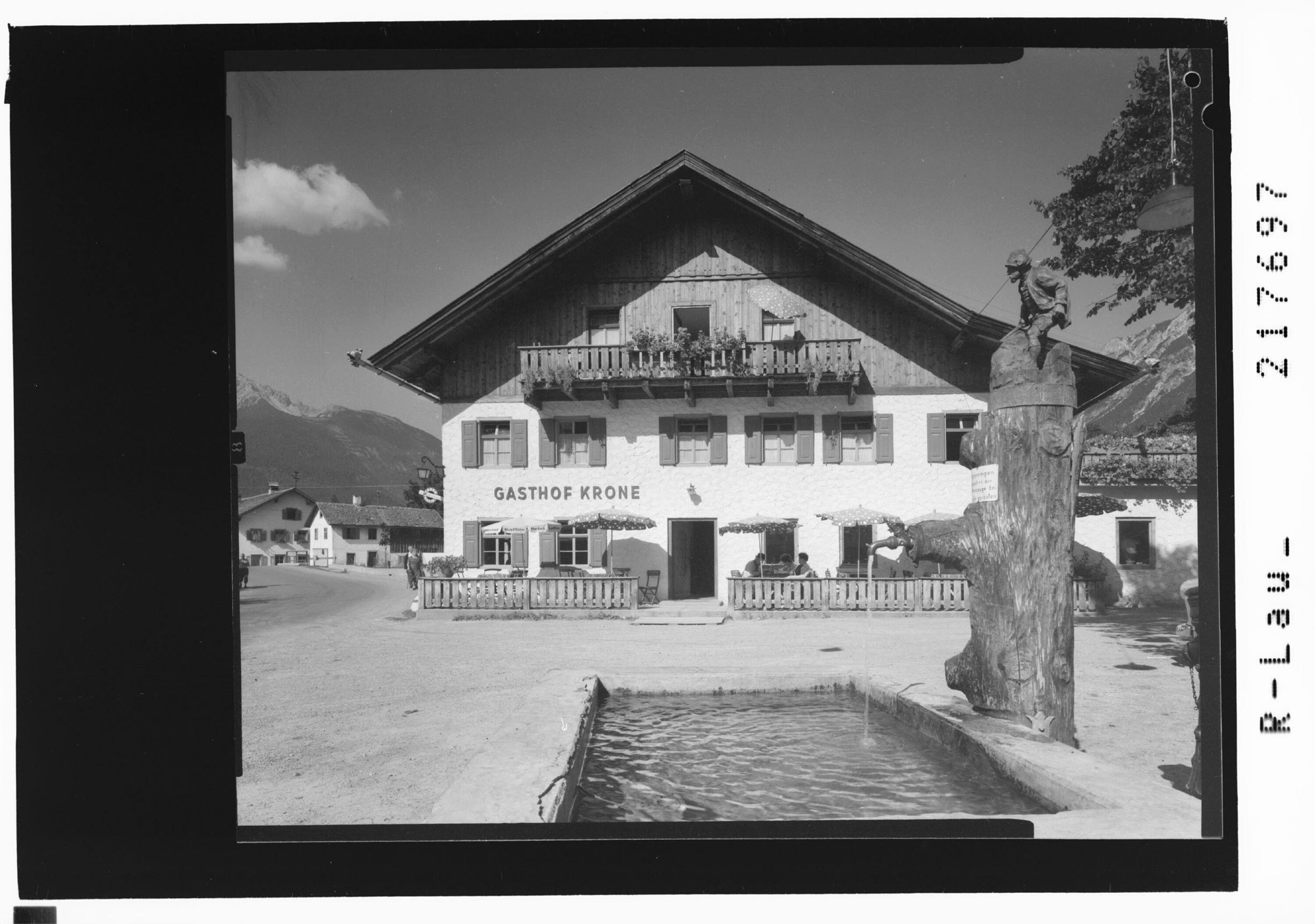 [Gasthof Krone in Stanzach im Lechtal / Tirol]></div>


    <hr>
    <div class=
