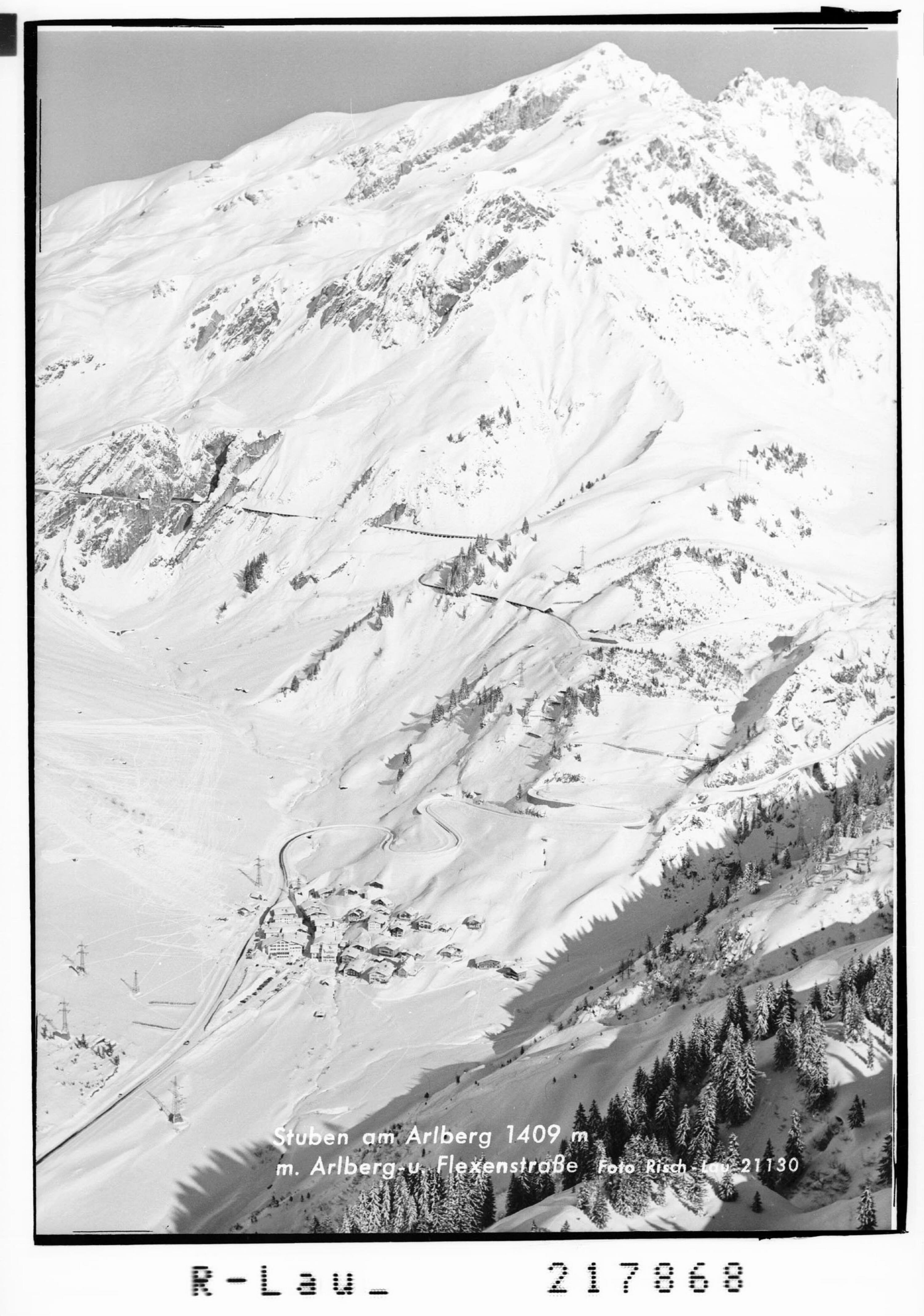 Stuben am Arlberg 1409 m mit Arlberg- und Flexenstrasse></div>


    <hr>
    <div class=