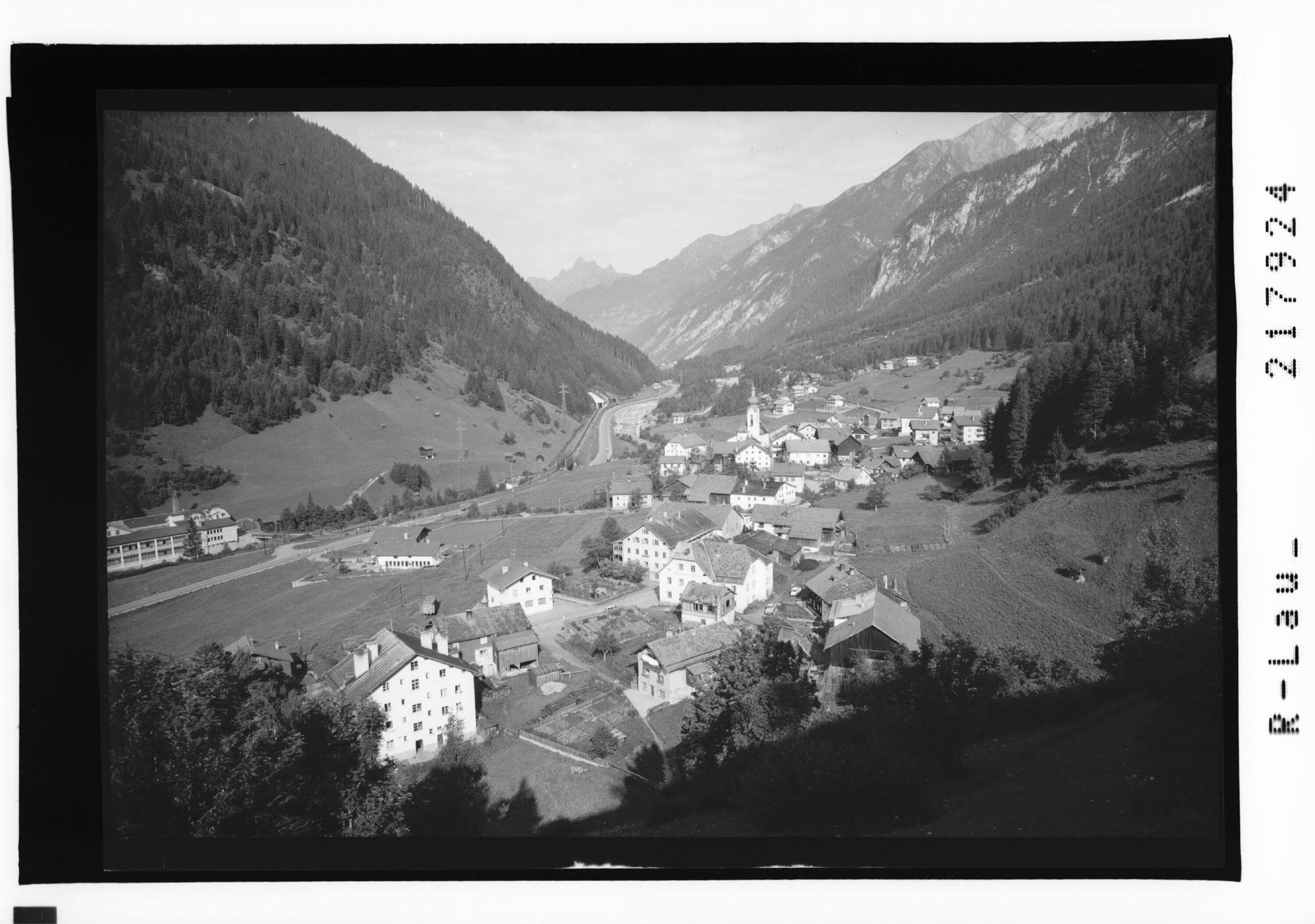 [Flirsch im Stanzertal gegen Weißschrofenspitze und Vorderseespitze / Tirol]></div>


    <hr>
    <div class=