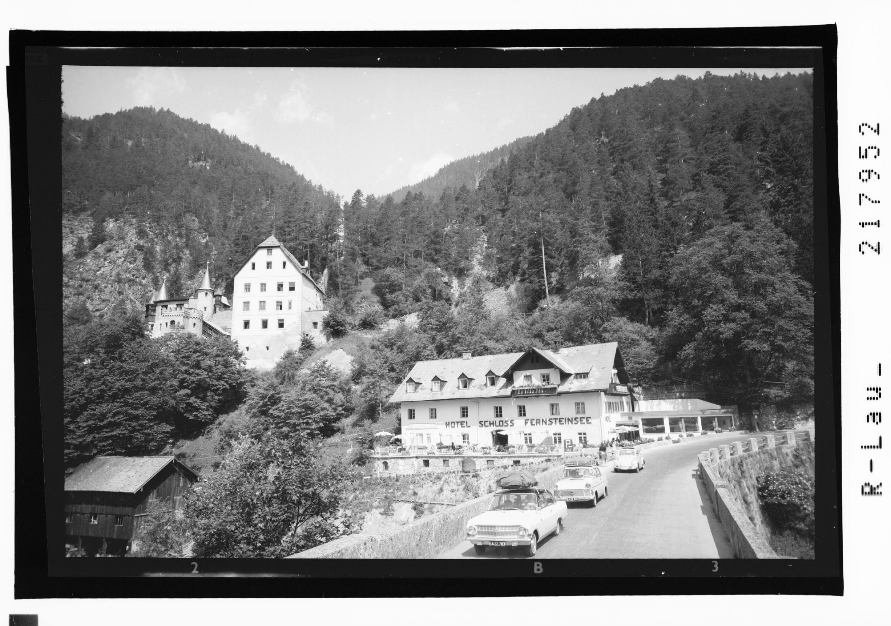 [Hotel Schloss Fernsteinsee und Schloss Fernstein an der Fernpaßstrasse / Tirol]></div>


    <hr>
    <div class=