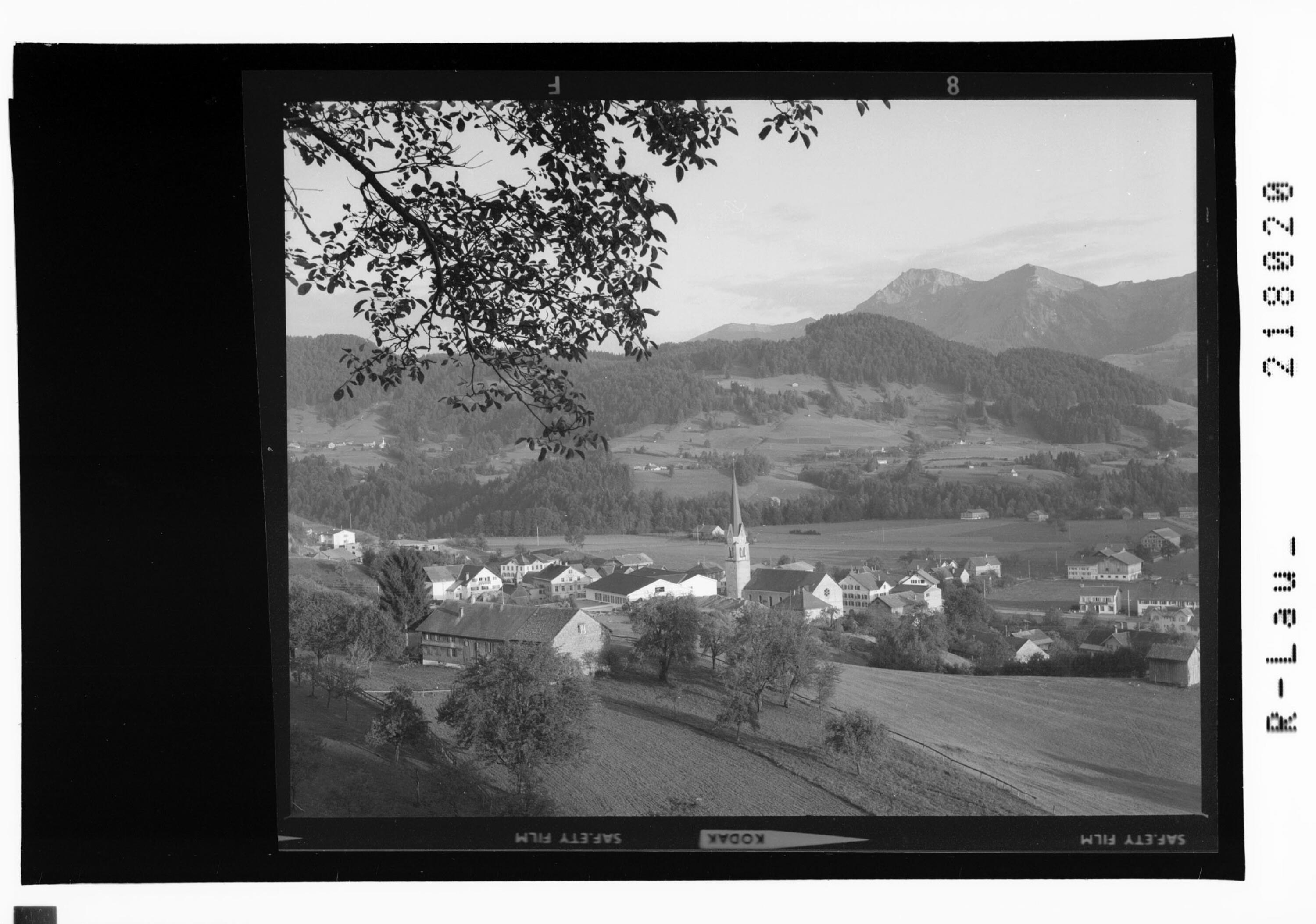[Lingenau im Bregenzerwald mit Blick zur Winterstaude]></div>


    <hr>
    <div class=