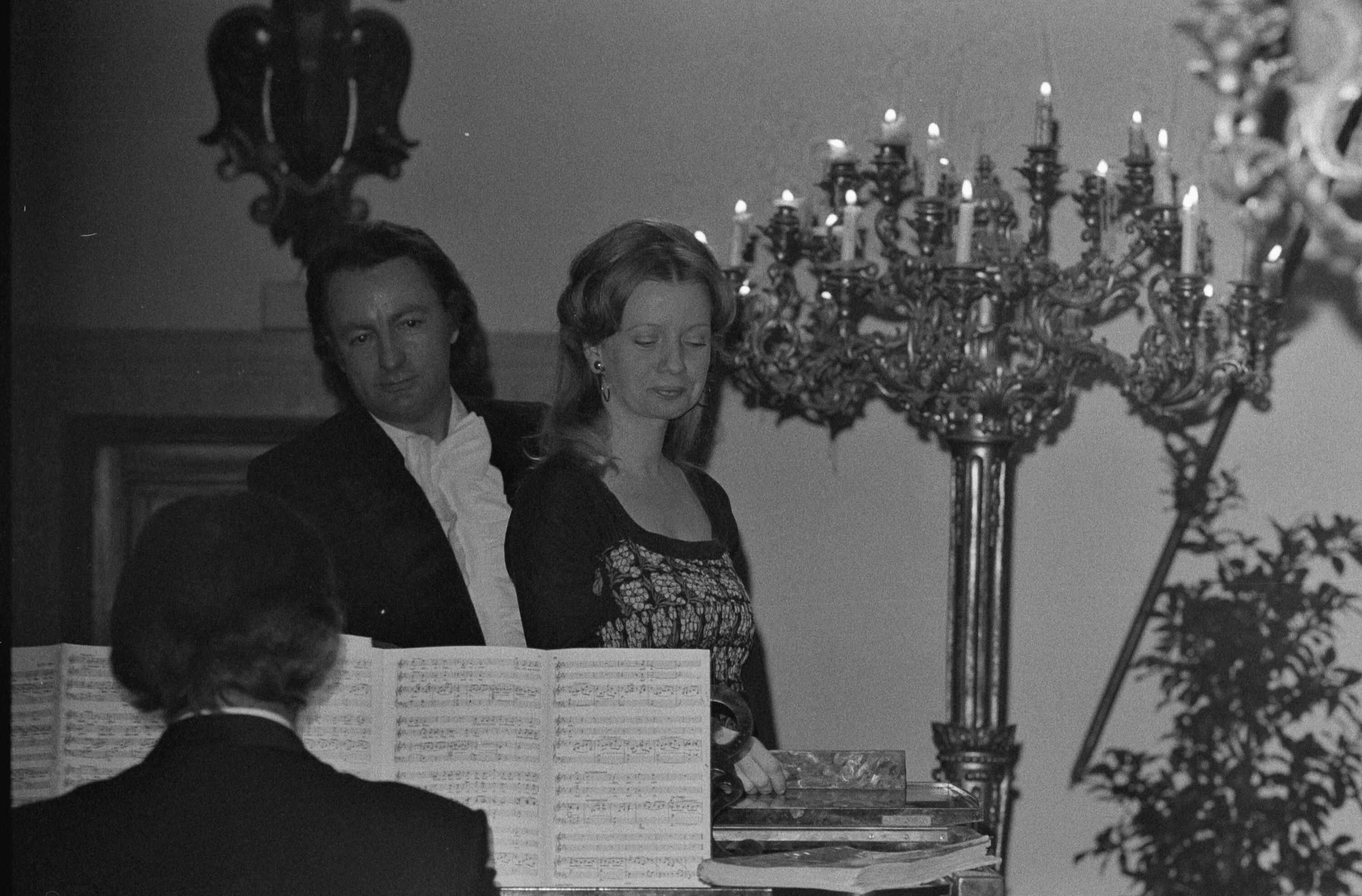 [Walter und Anika Kräutler - Konzert im Palast Hohenems]></div>


    <hr>
    <div class=