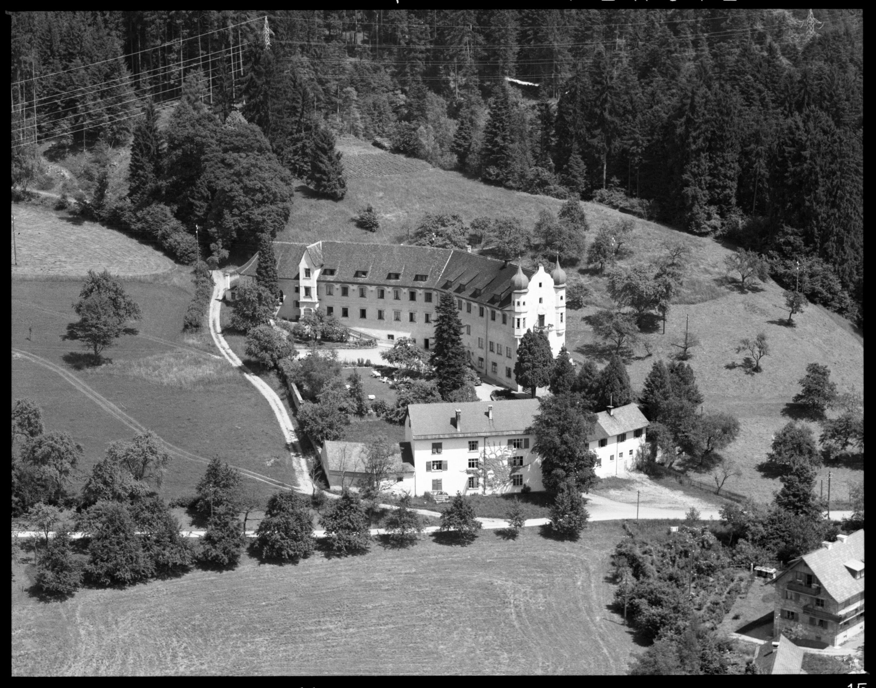 [Lochau, Schloss Hofen]></div>


    <hr>
    <div class=
