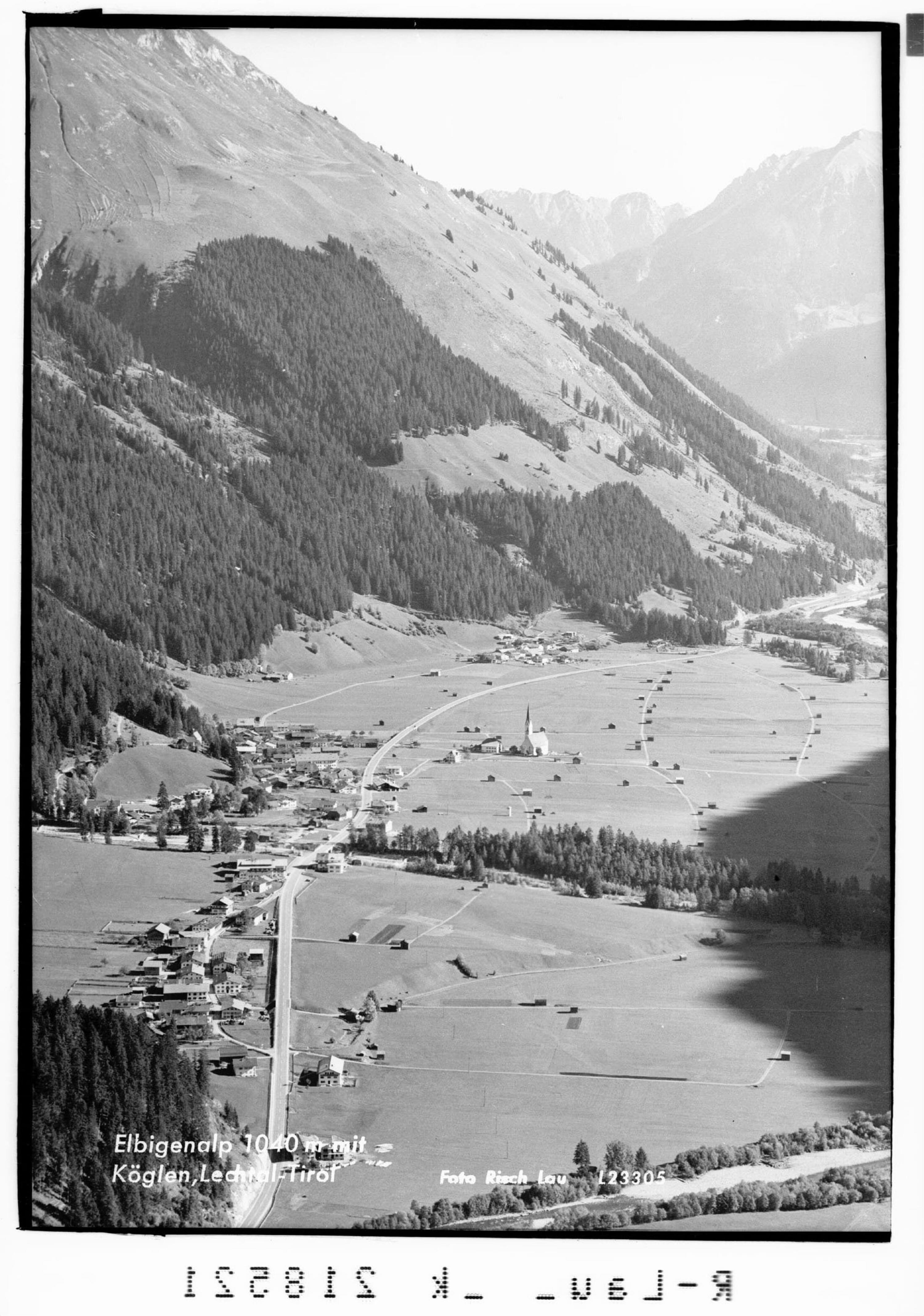 Elbigenalp 1040 m mit Köglen / Lechtal Tirol></div>


    <hr>
    <div class=